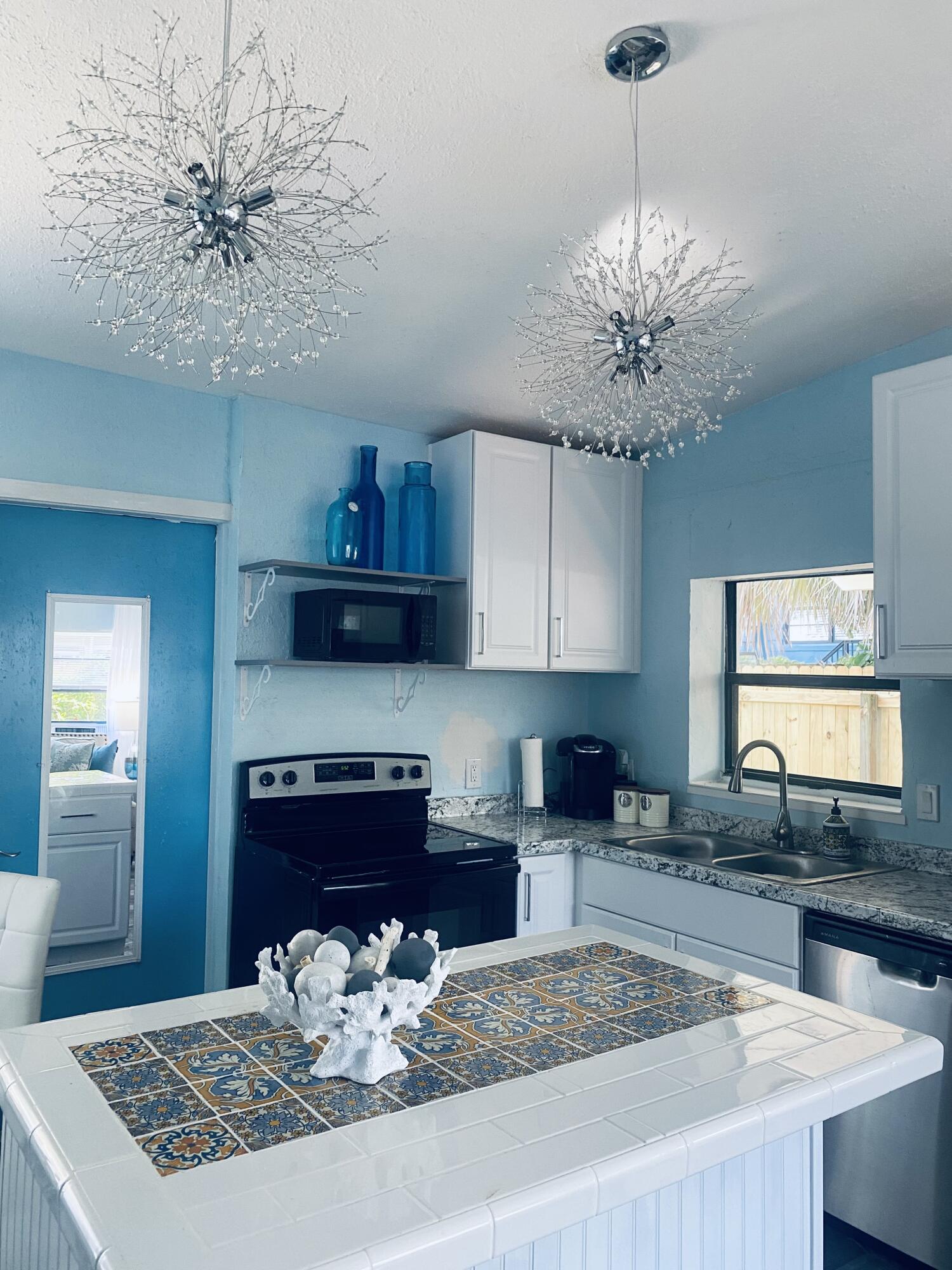 725 S Orlando Avenue, B