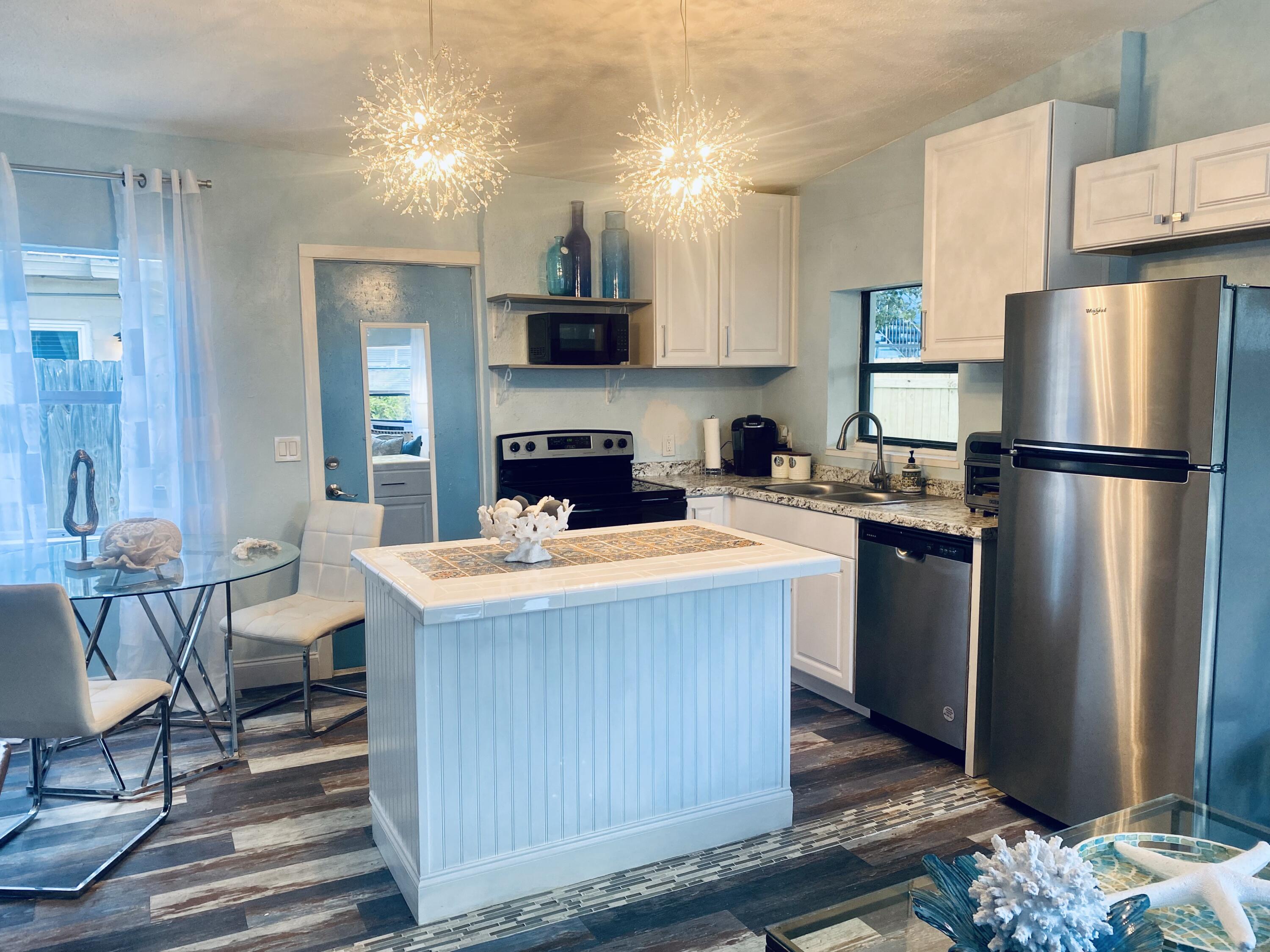 725 S Orlando Avenue, B