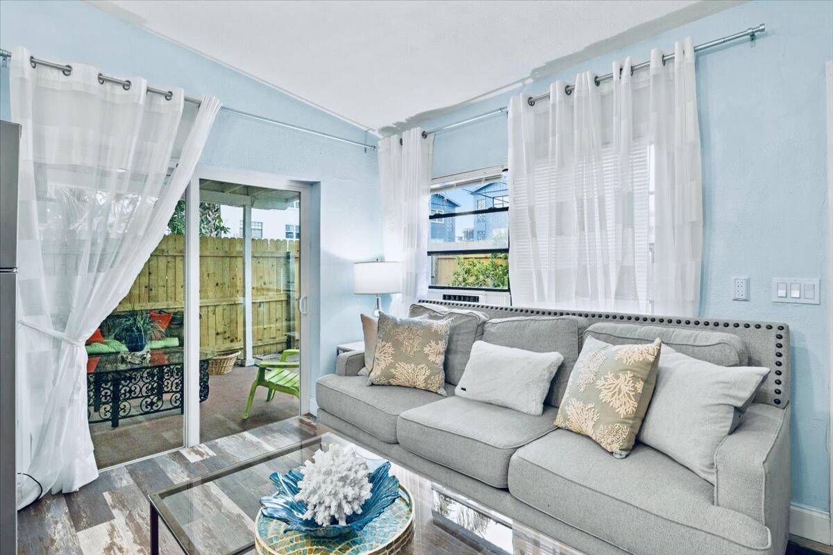 725 S Orlando Avenue, B