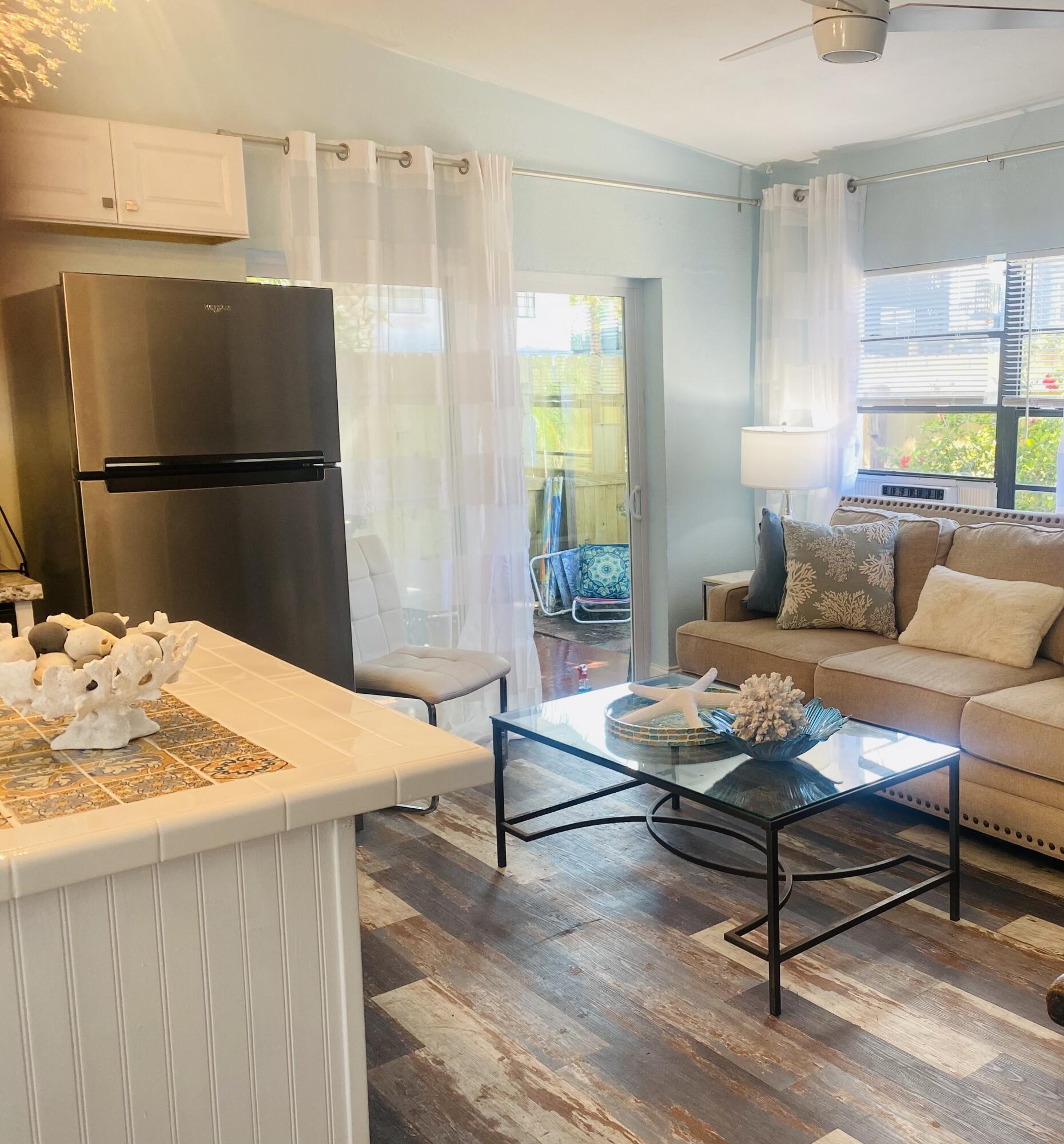 725 S Orlando Avenue, B