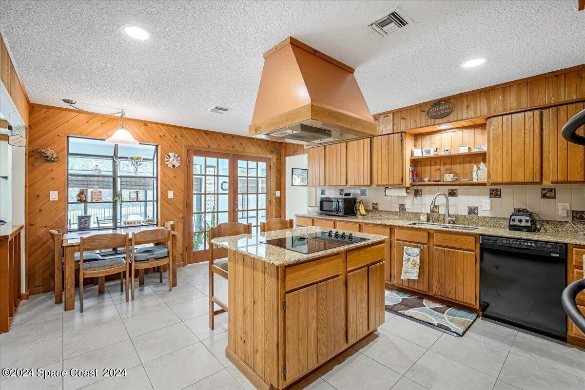 2000 S Courtenay Parkway