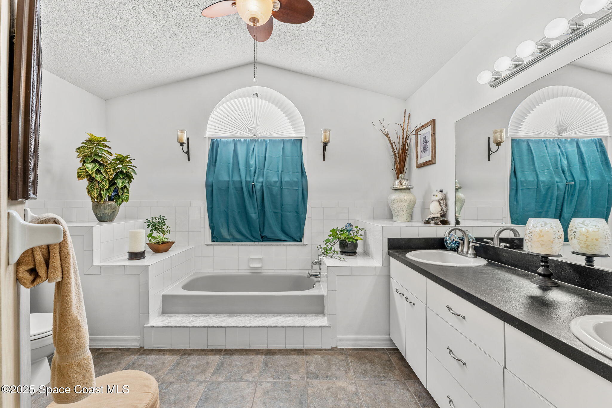 2398 Greenwood Boulevard NE