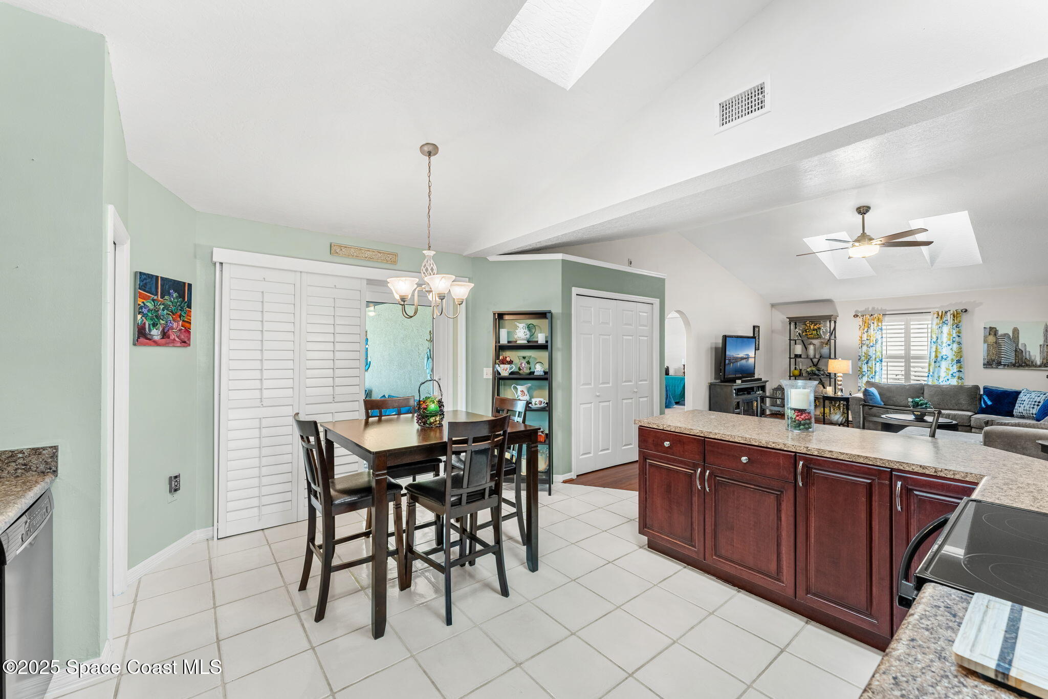 2398 Greenwood Boulevard NE