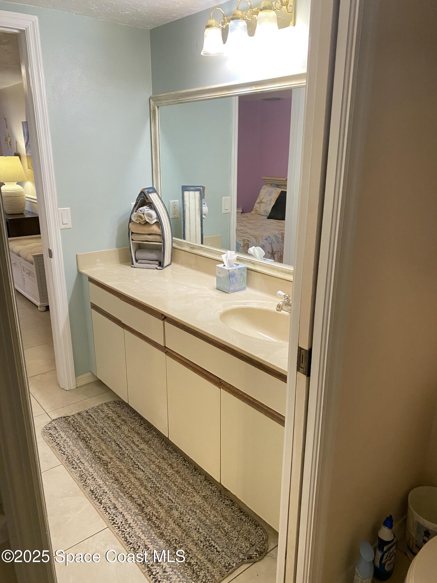 8600 Ridgewood Avenue, 1105