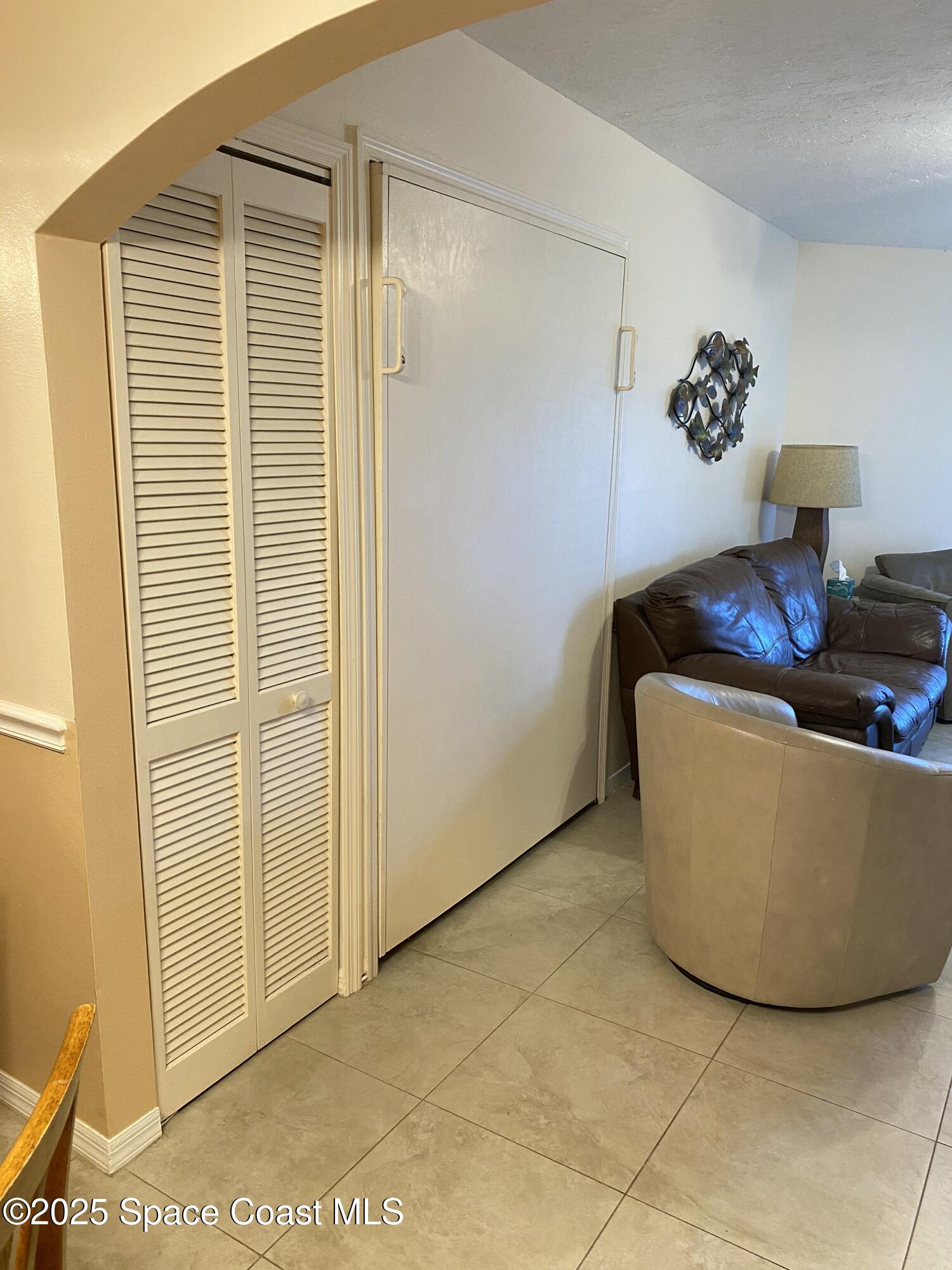 8600 Ridgewood Avenue, 1105