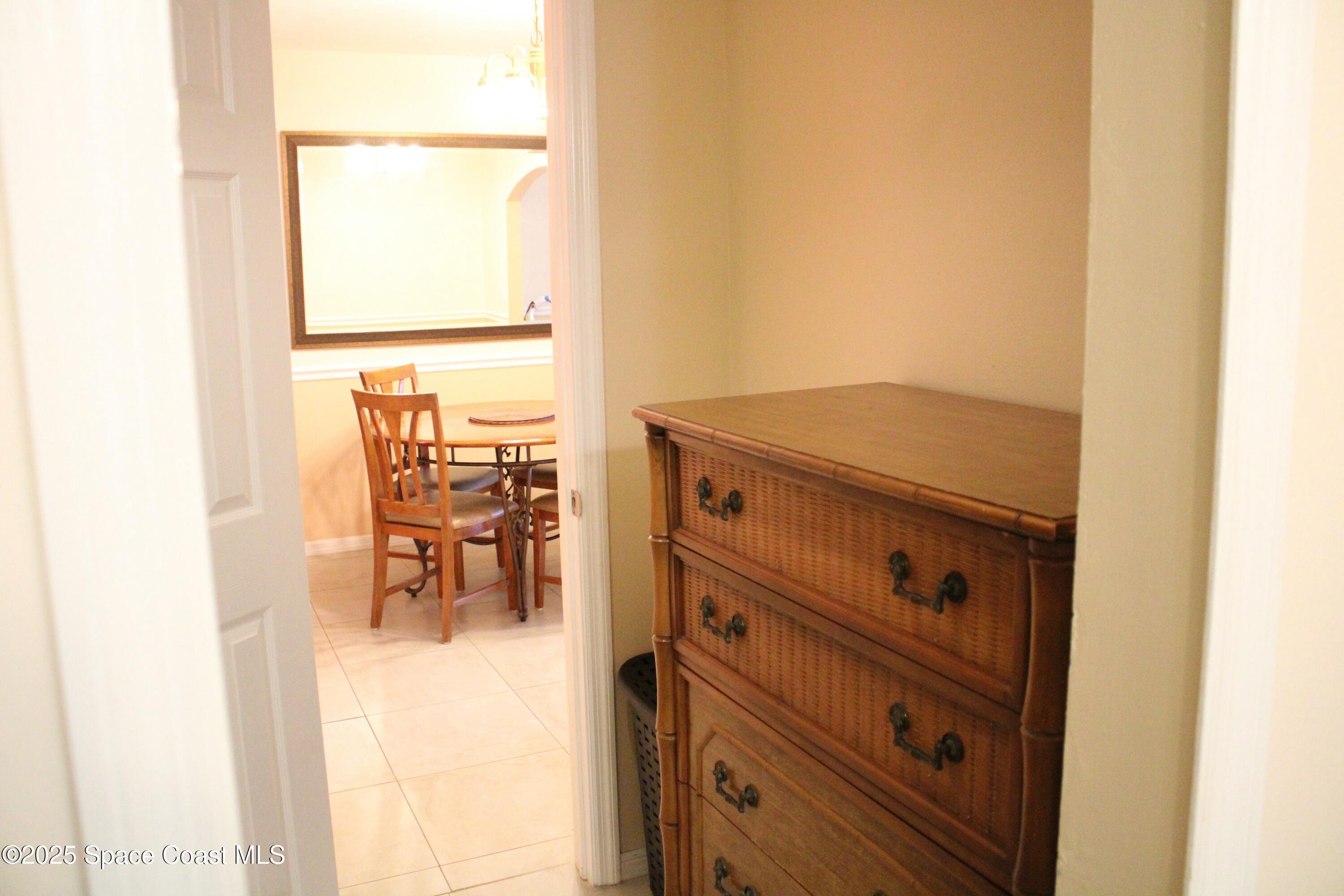 8600 Ridgewood Avenue, 1105