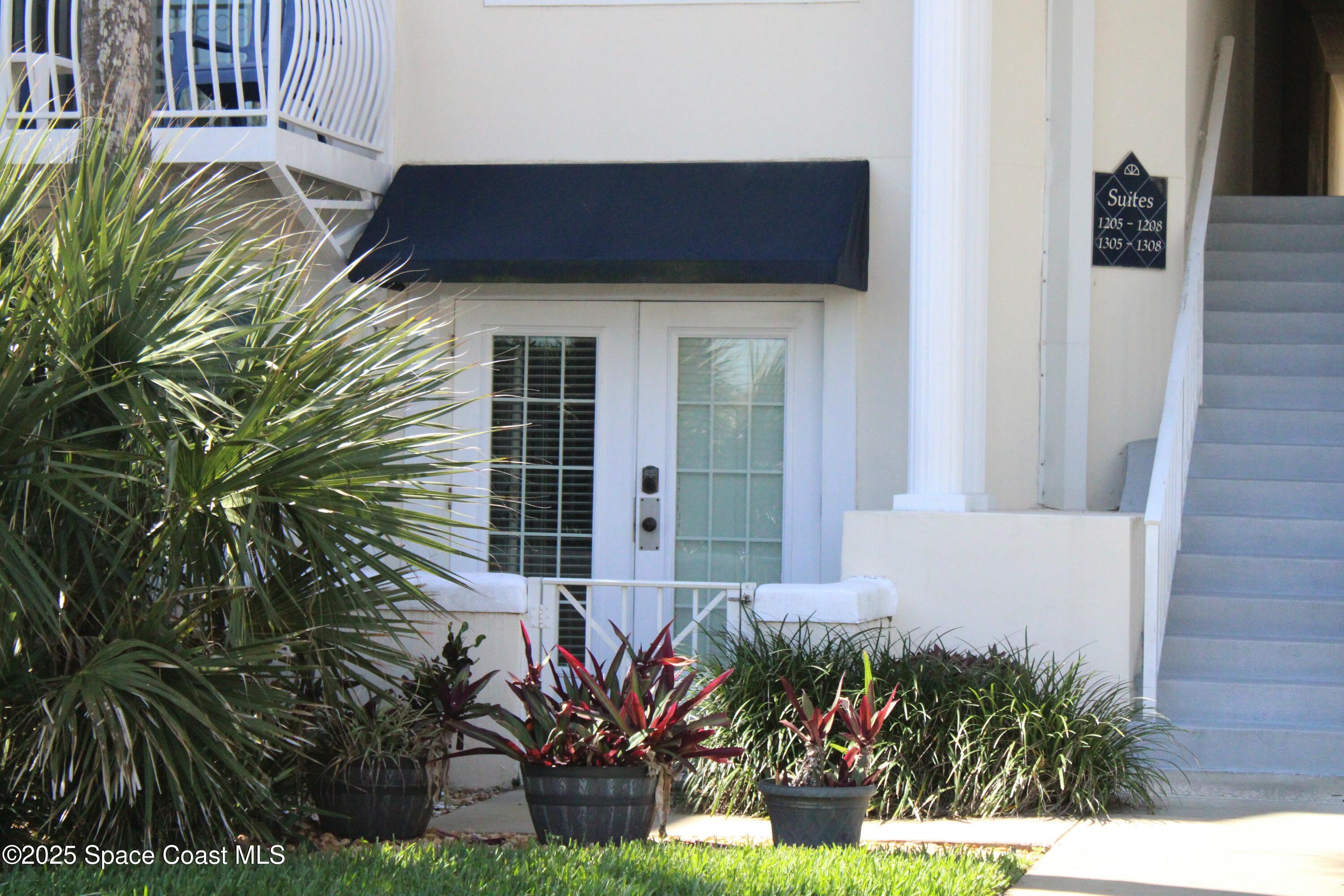 8600 Ridgewood Avenue, 1105