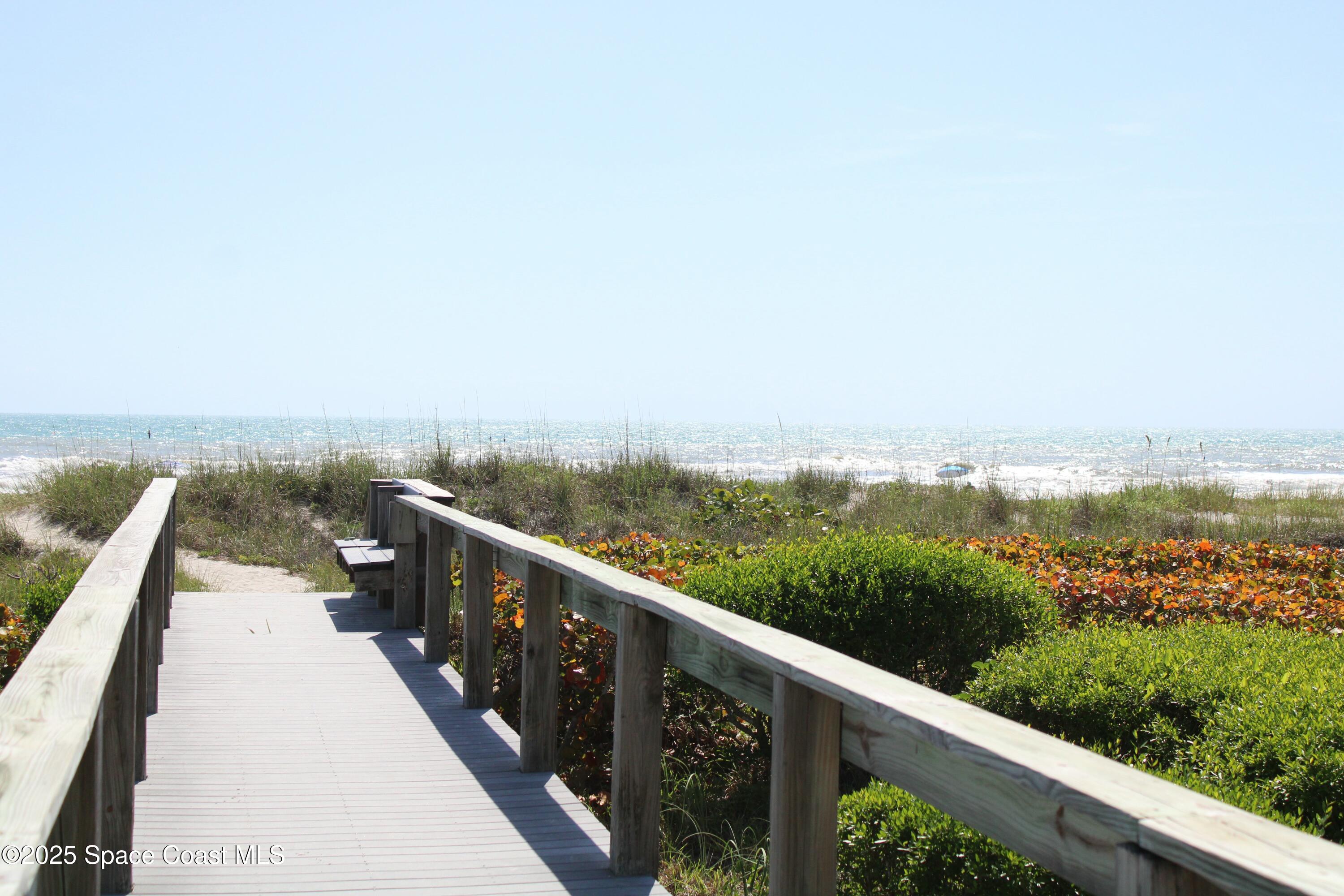 8600 Ridgewood Avenue, 1105