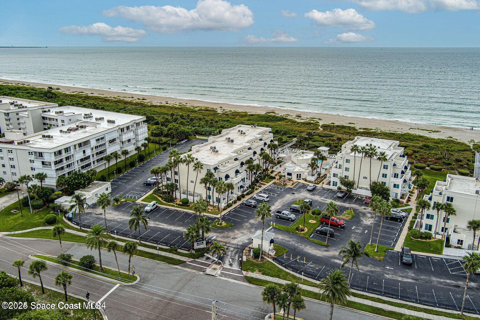 8600 Ridgewood Avenue, 1105