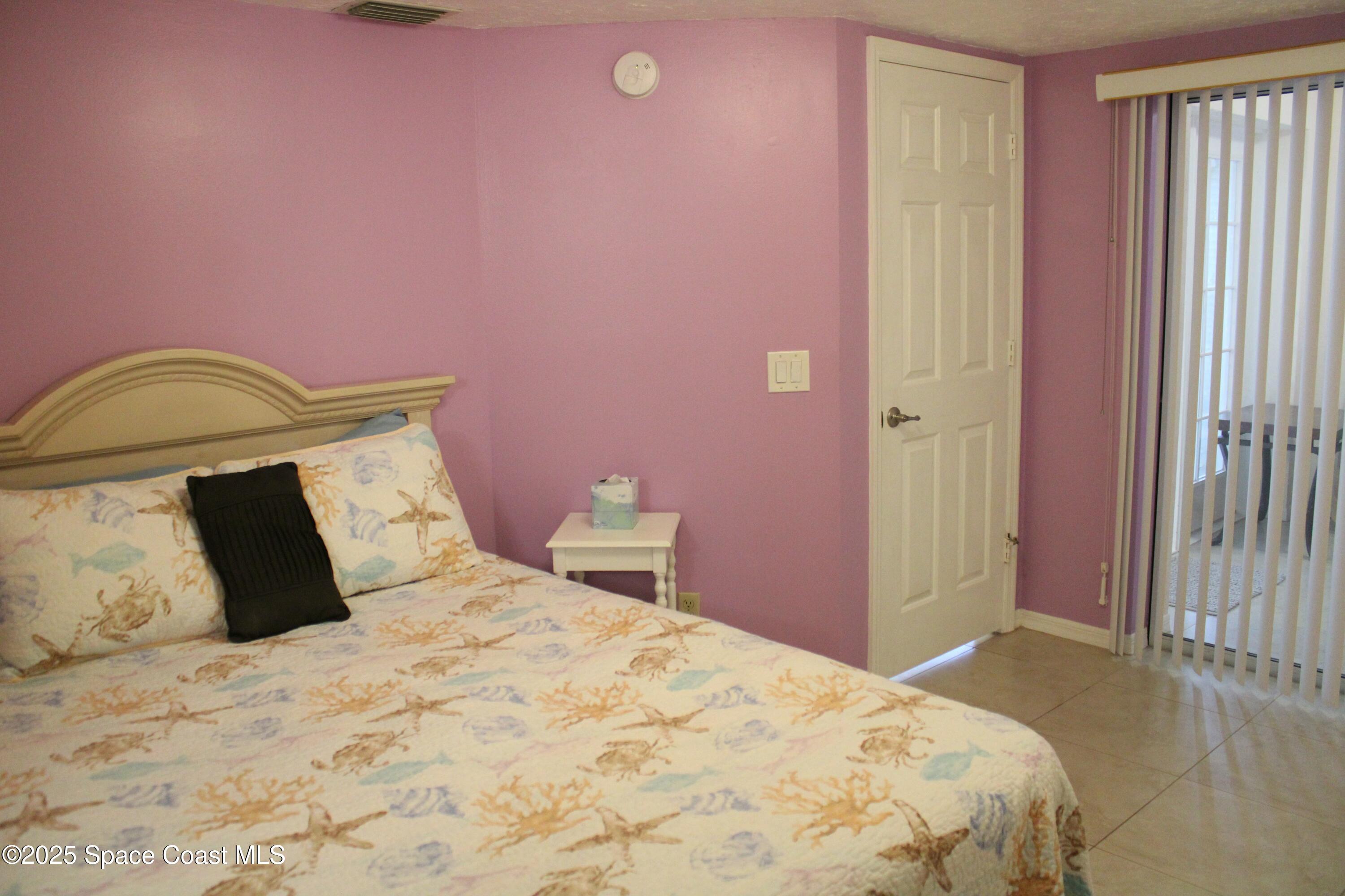 8600 Ridgewood Avenue, 1105