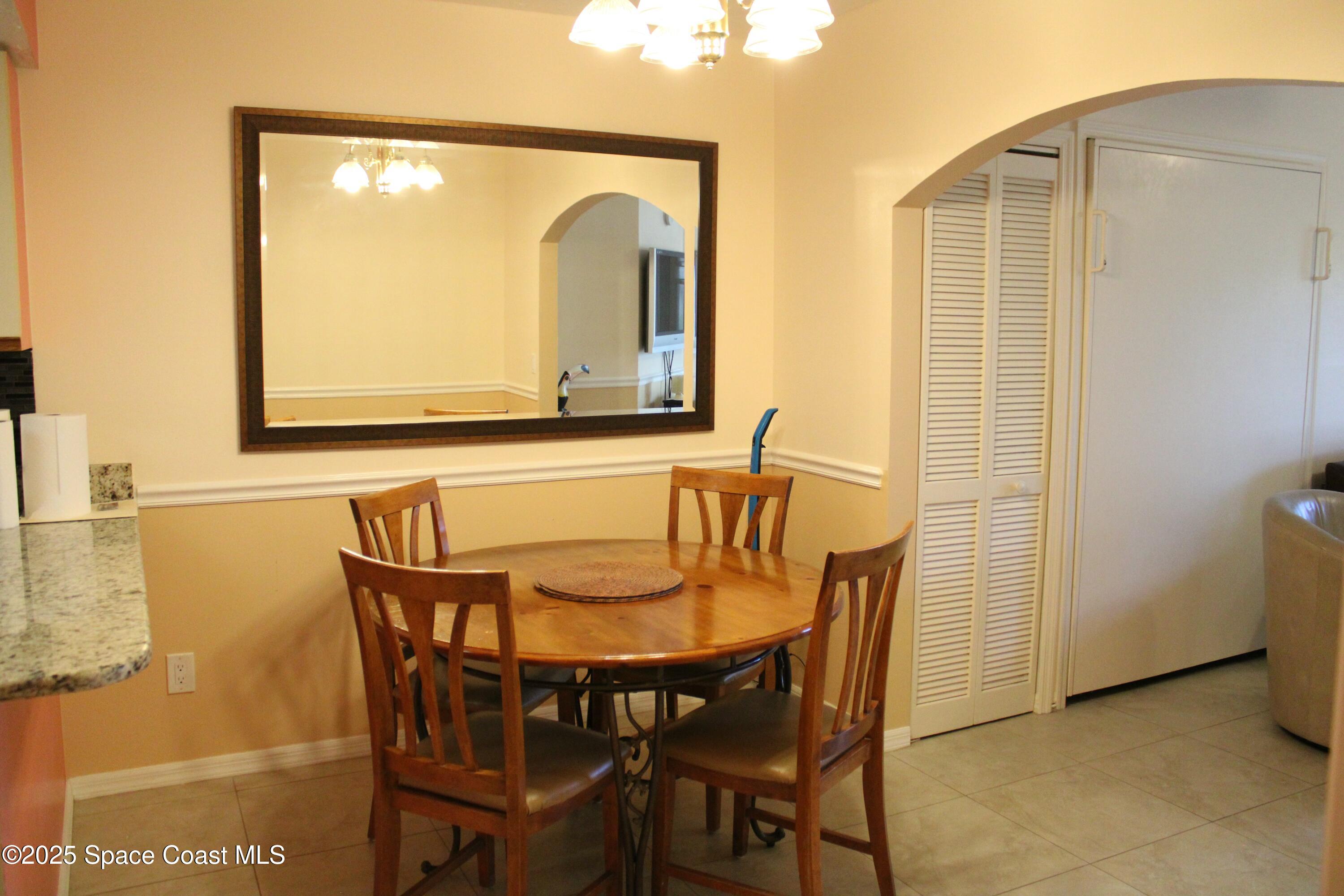 8600 Ridgewood Avenue, 1105