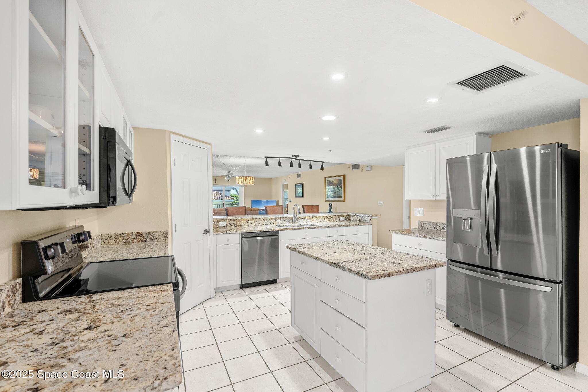 602 Shorewood Drive A201