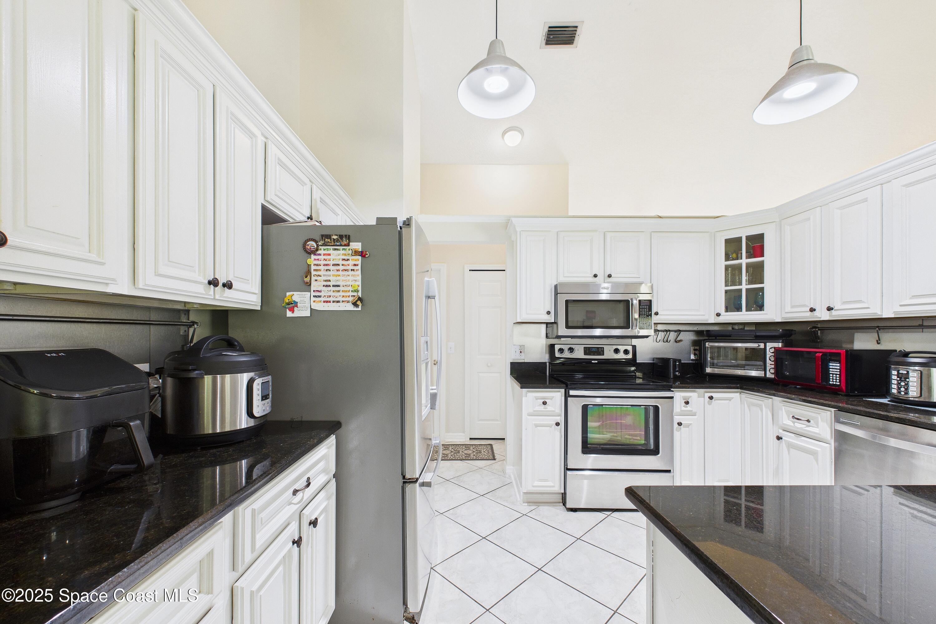 1723 Fallon Boulevard NE