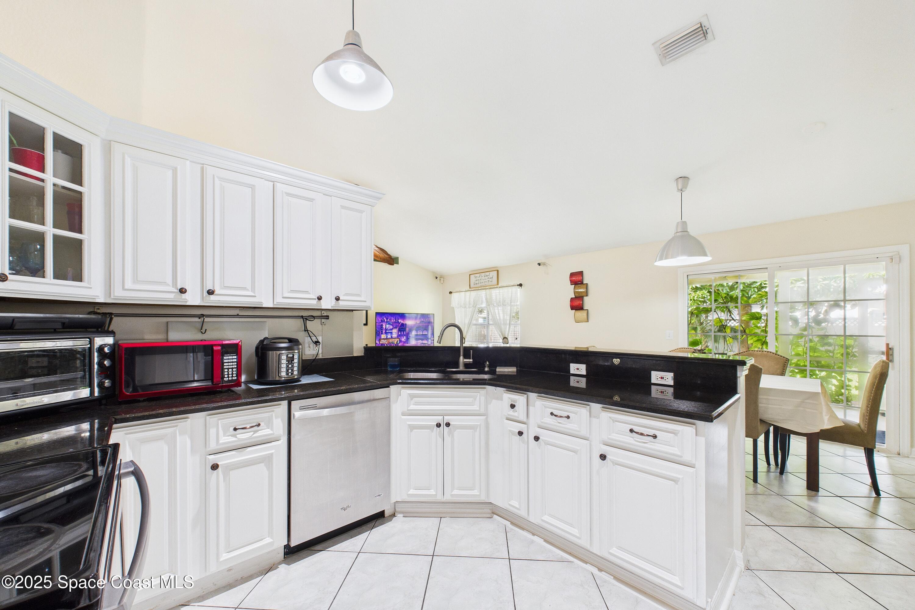 1723 Fallon Boulevard NE