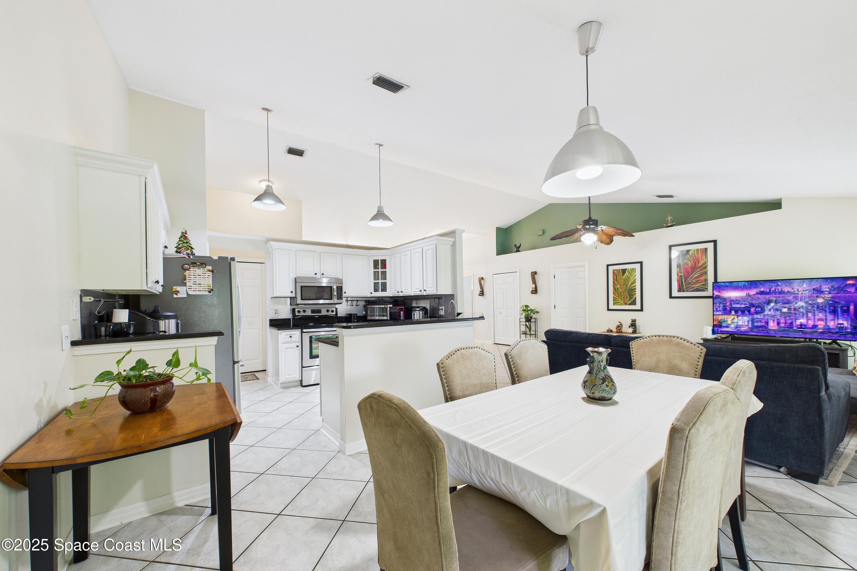 1723 Fallon Boulevard NE