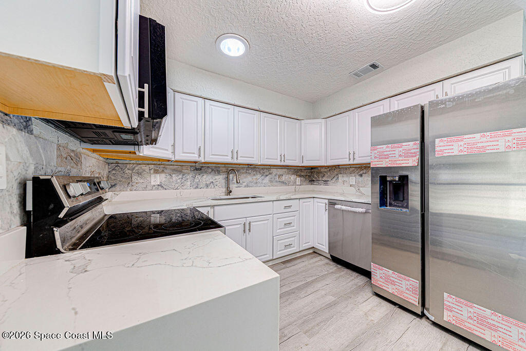 2773 W Hickory Circle