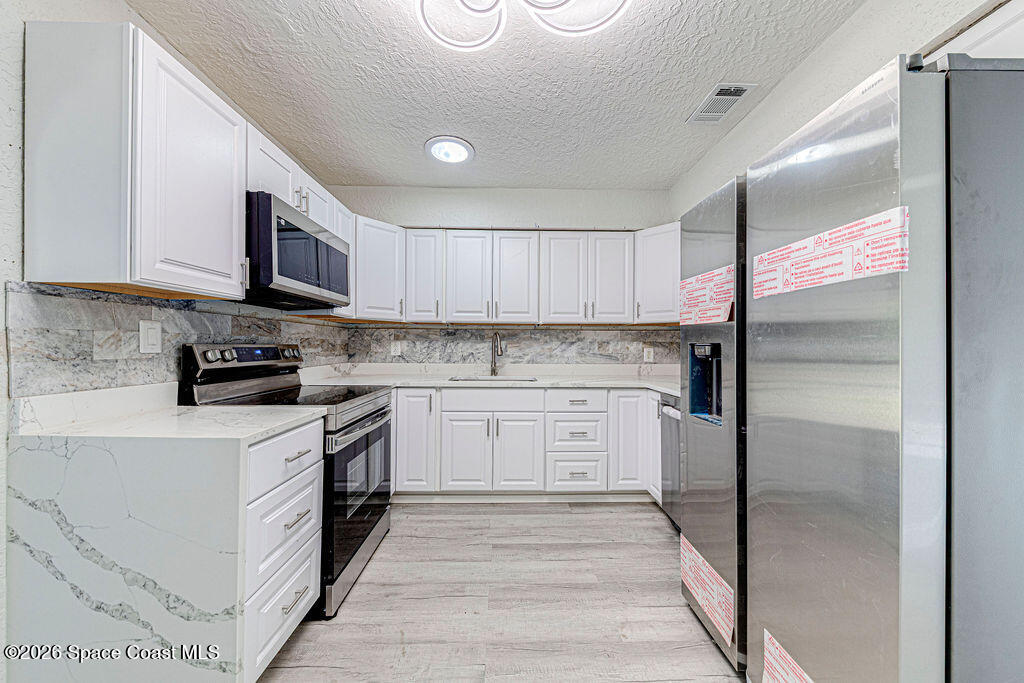 2773 W Hickory Circle