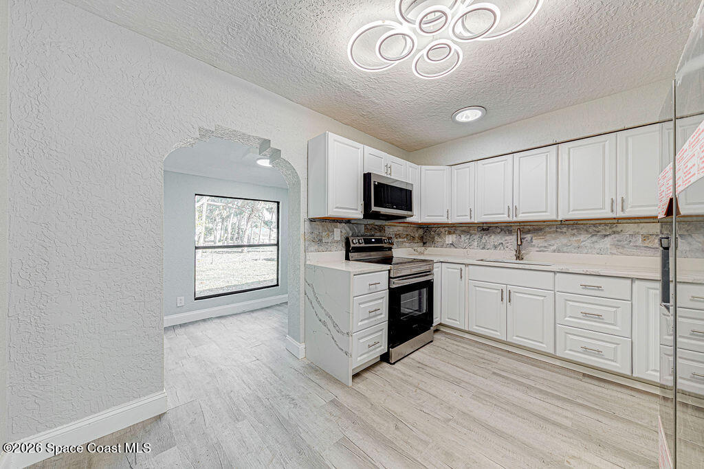 2773 W Hickory Circle