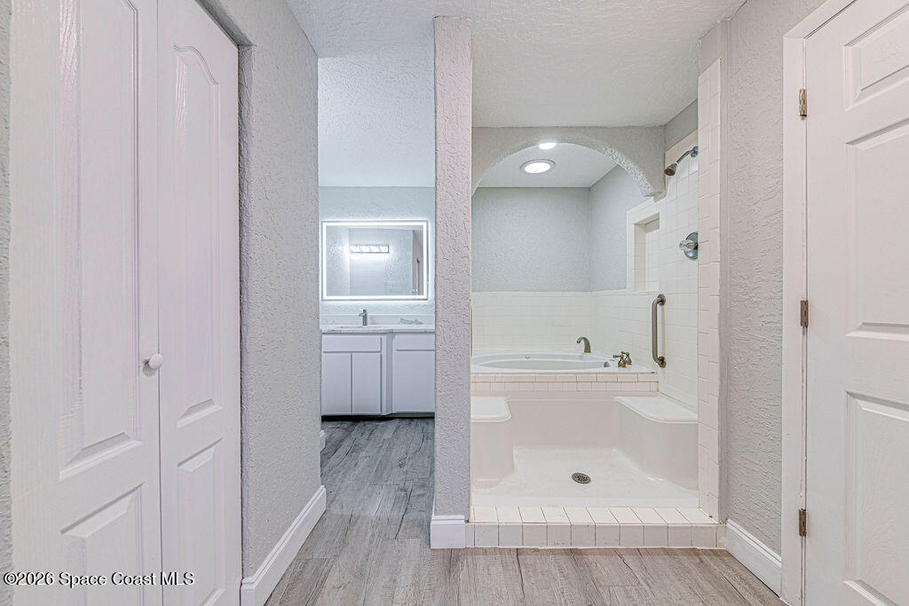 2773 W Hickory Circle