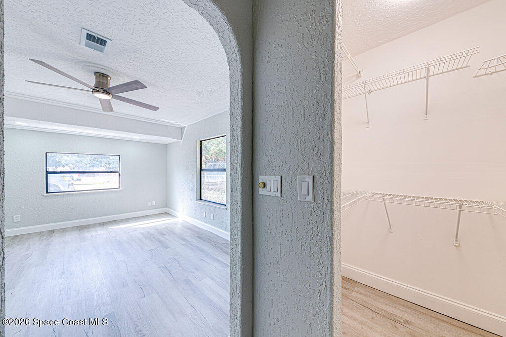 2773 W Hickory Circle