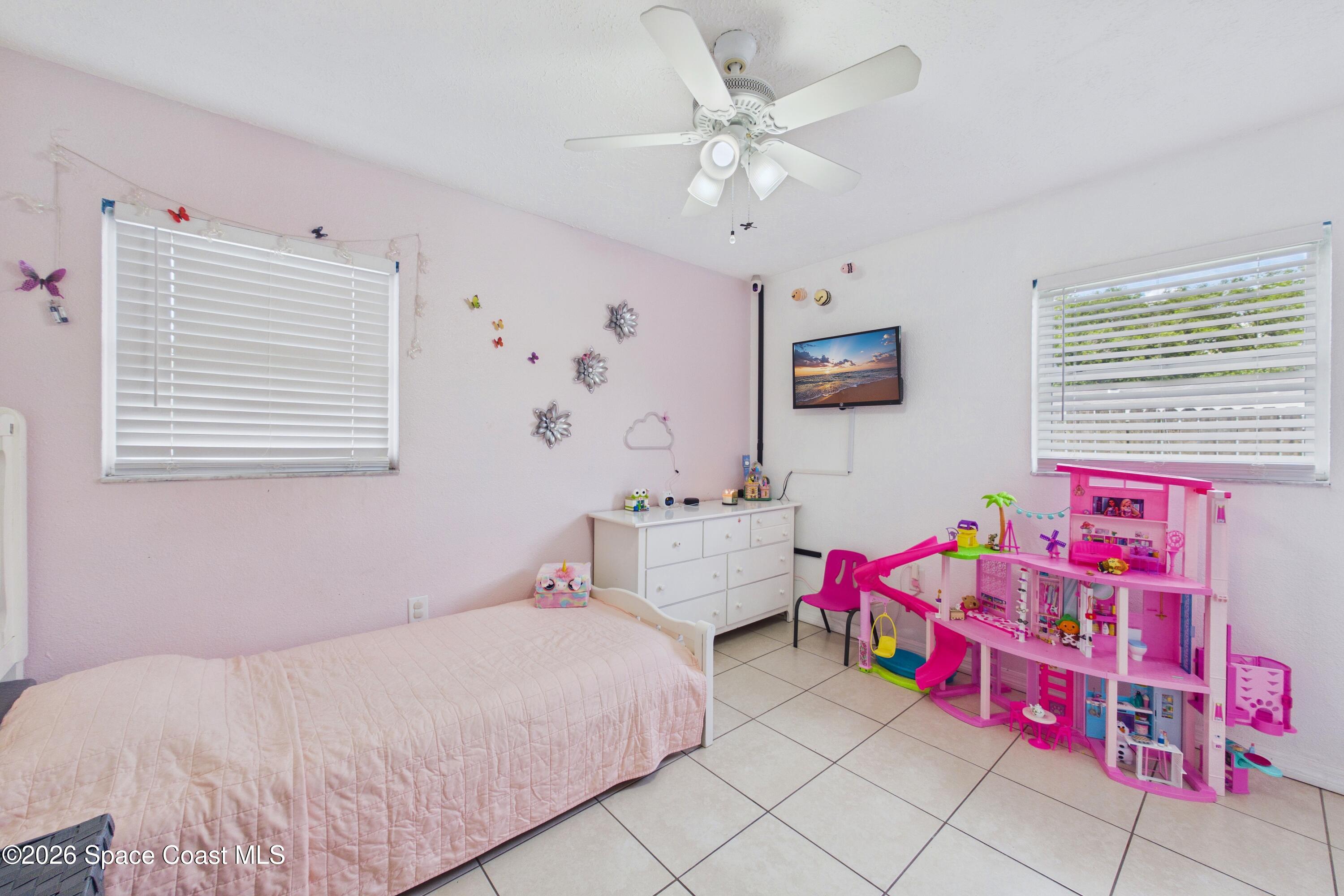 2536 Straford Drive