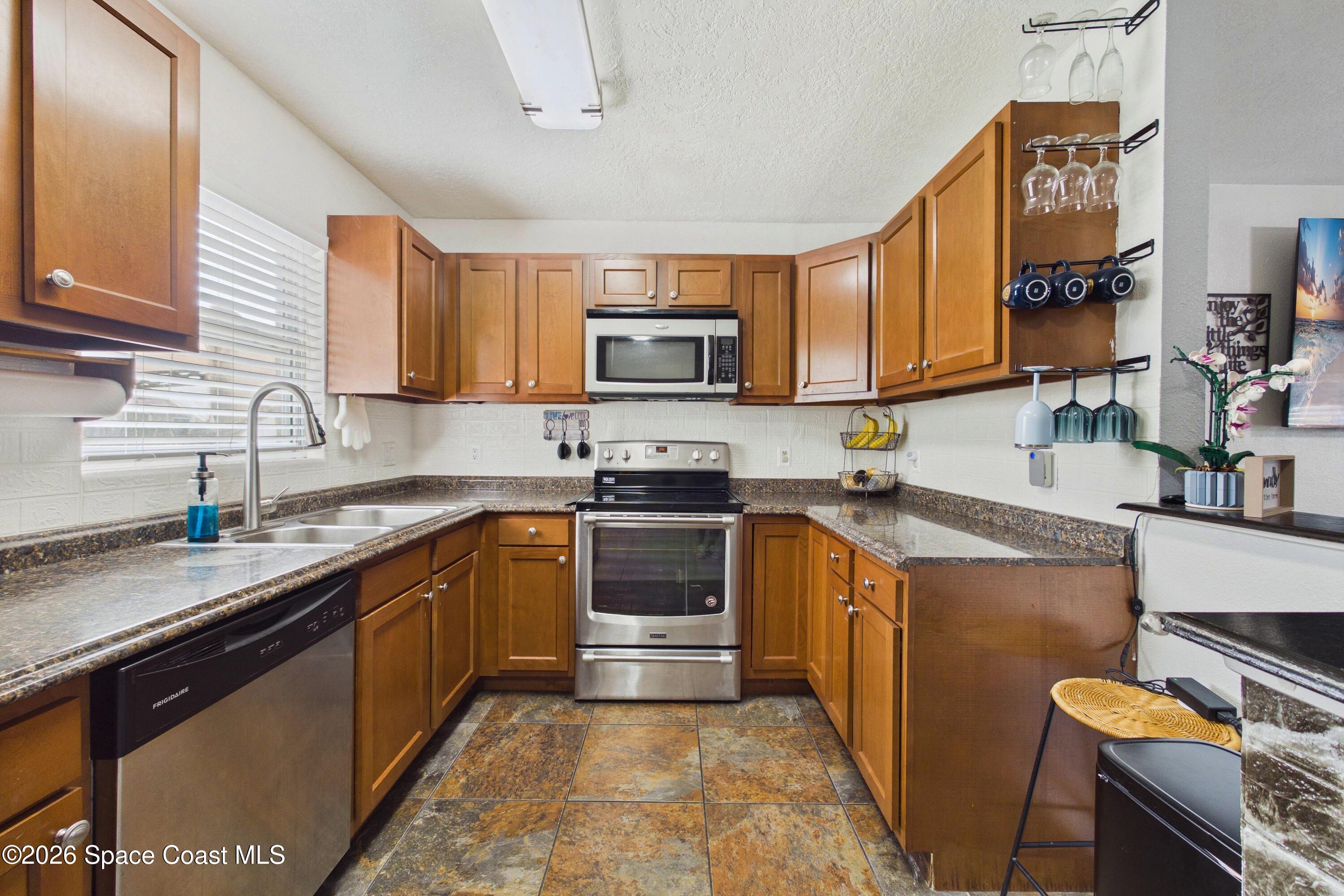 2536 Straford Drive