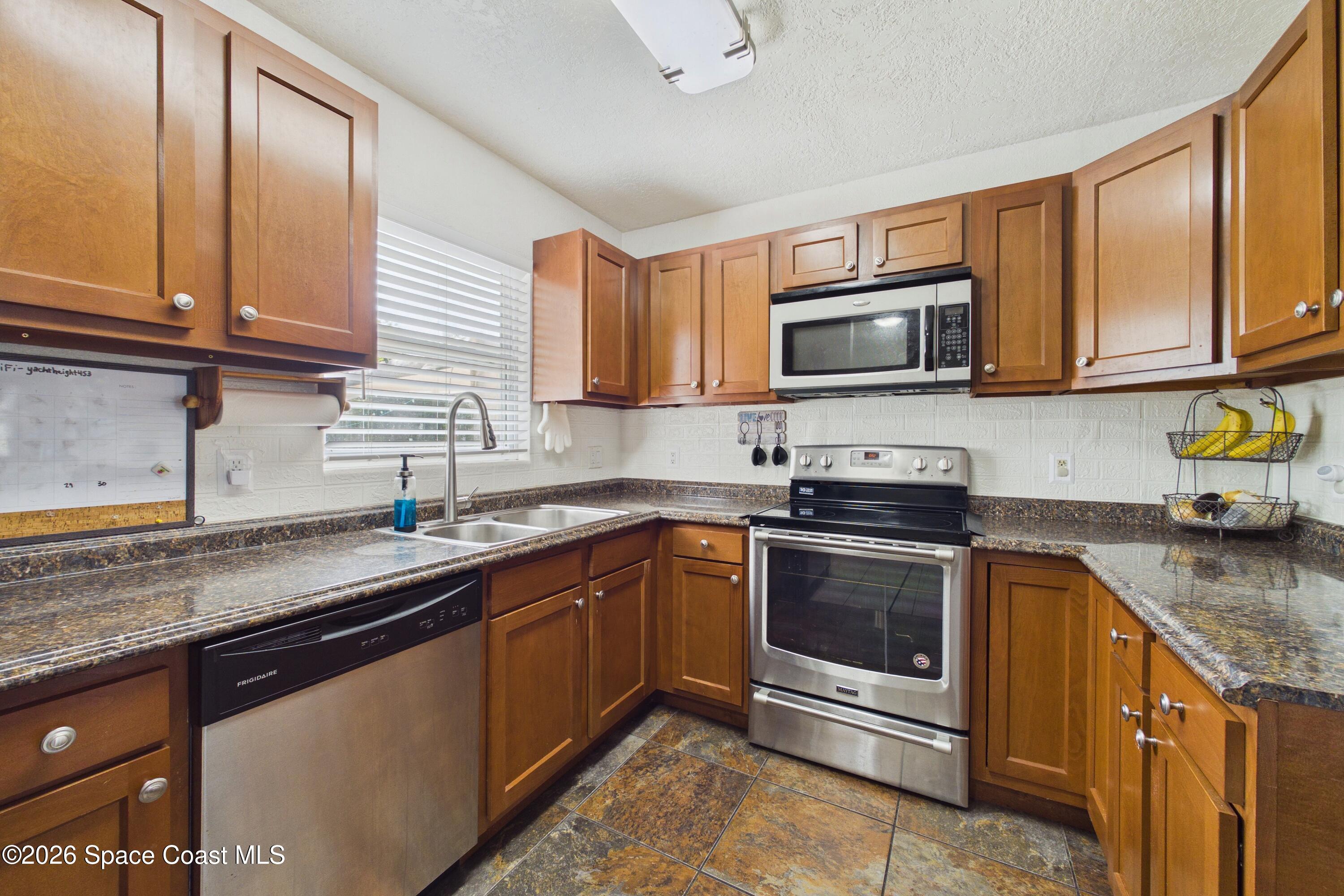 2536 Straford Drive