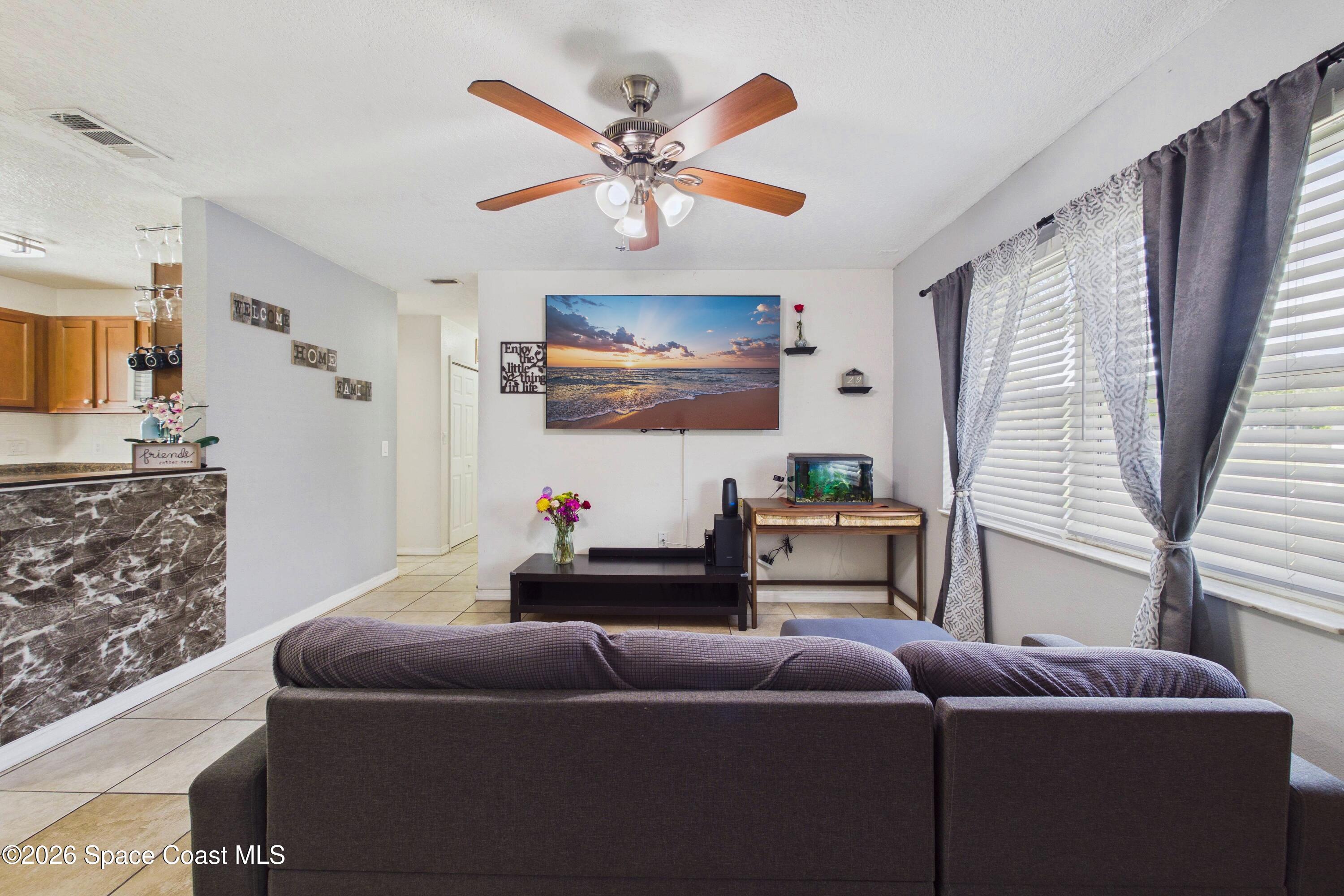 2536 Straford Drive