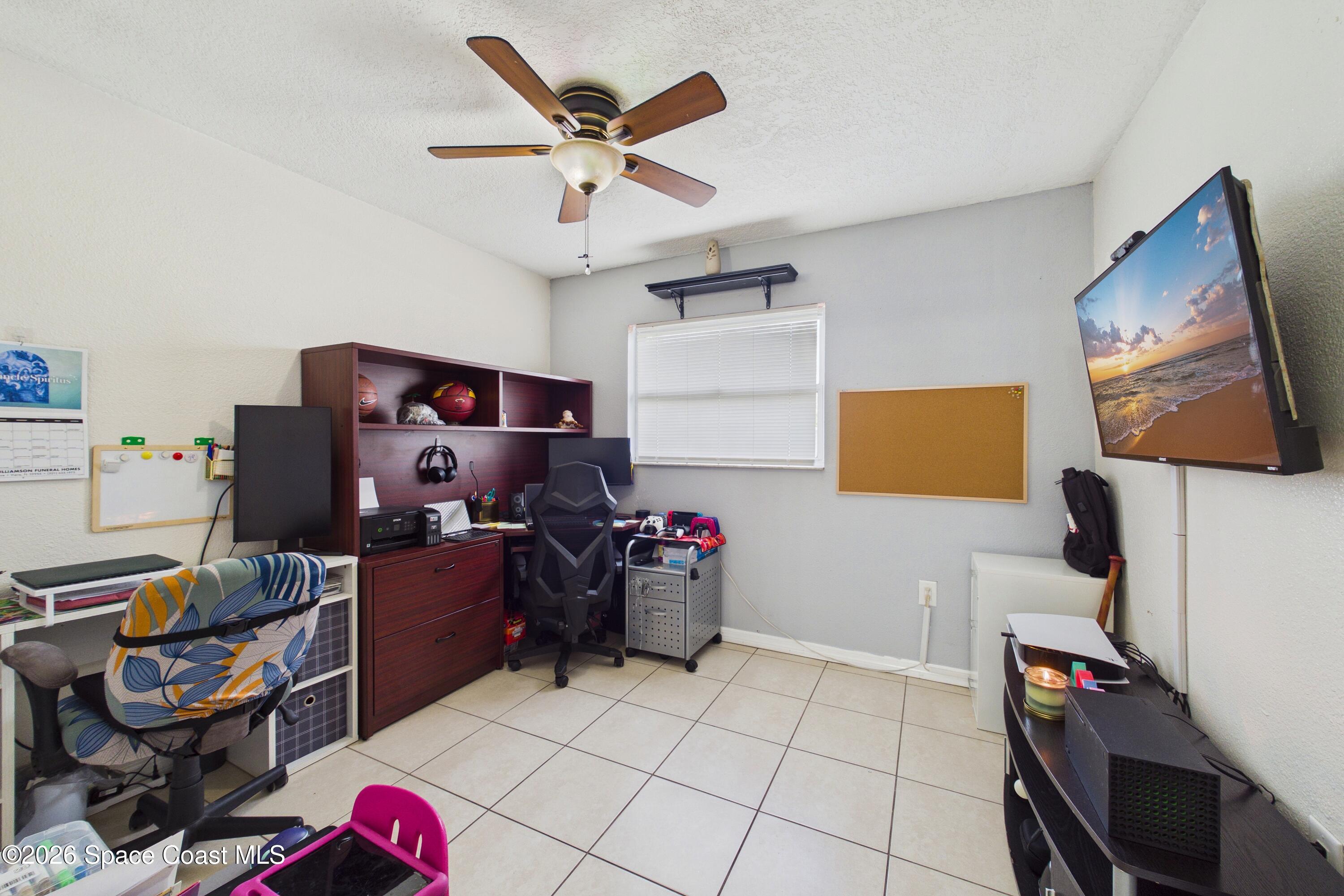 2536 Straford Drive