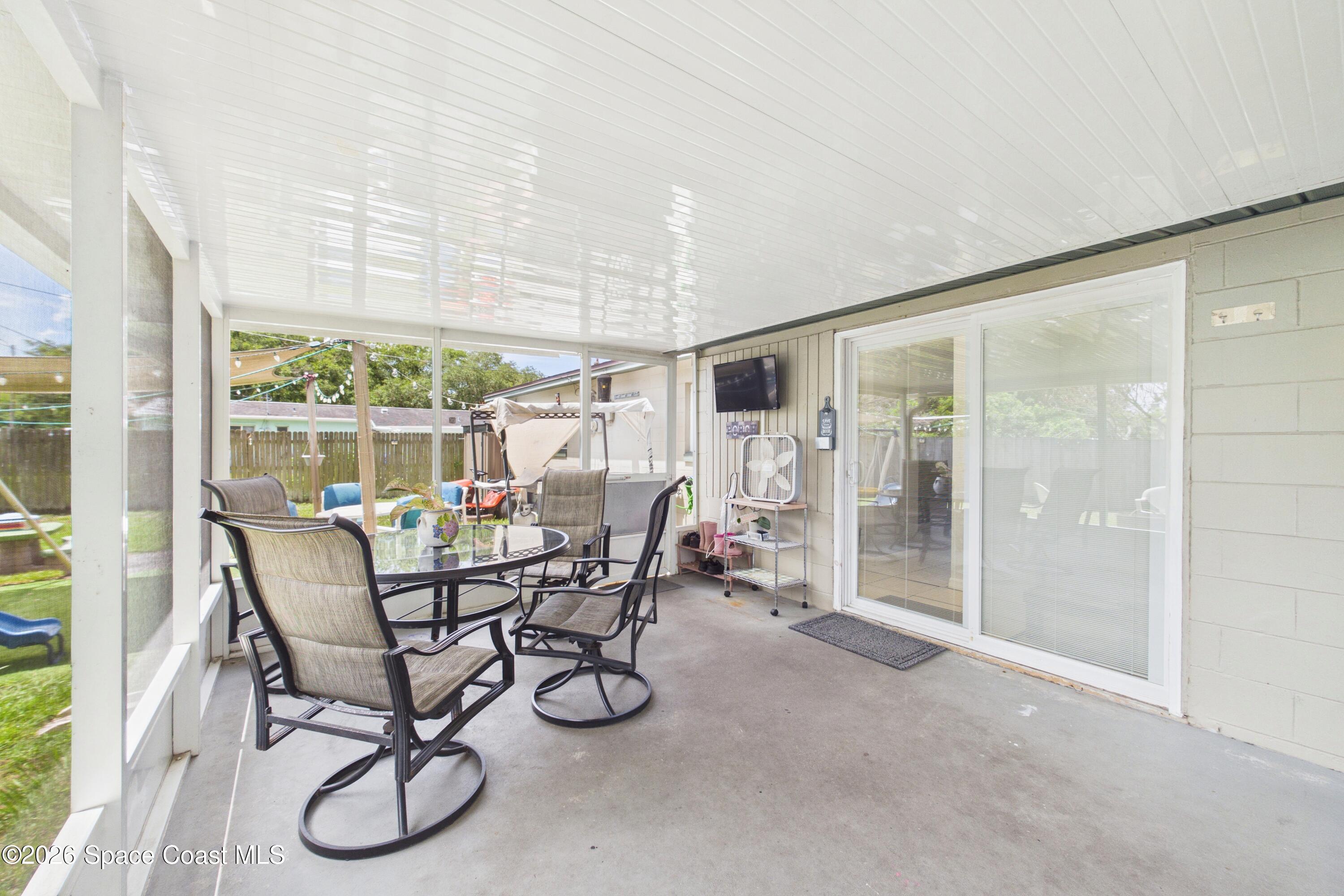 2536 Straford Drive