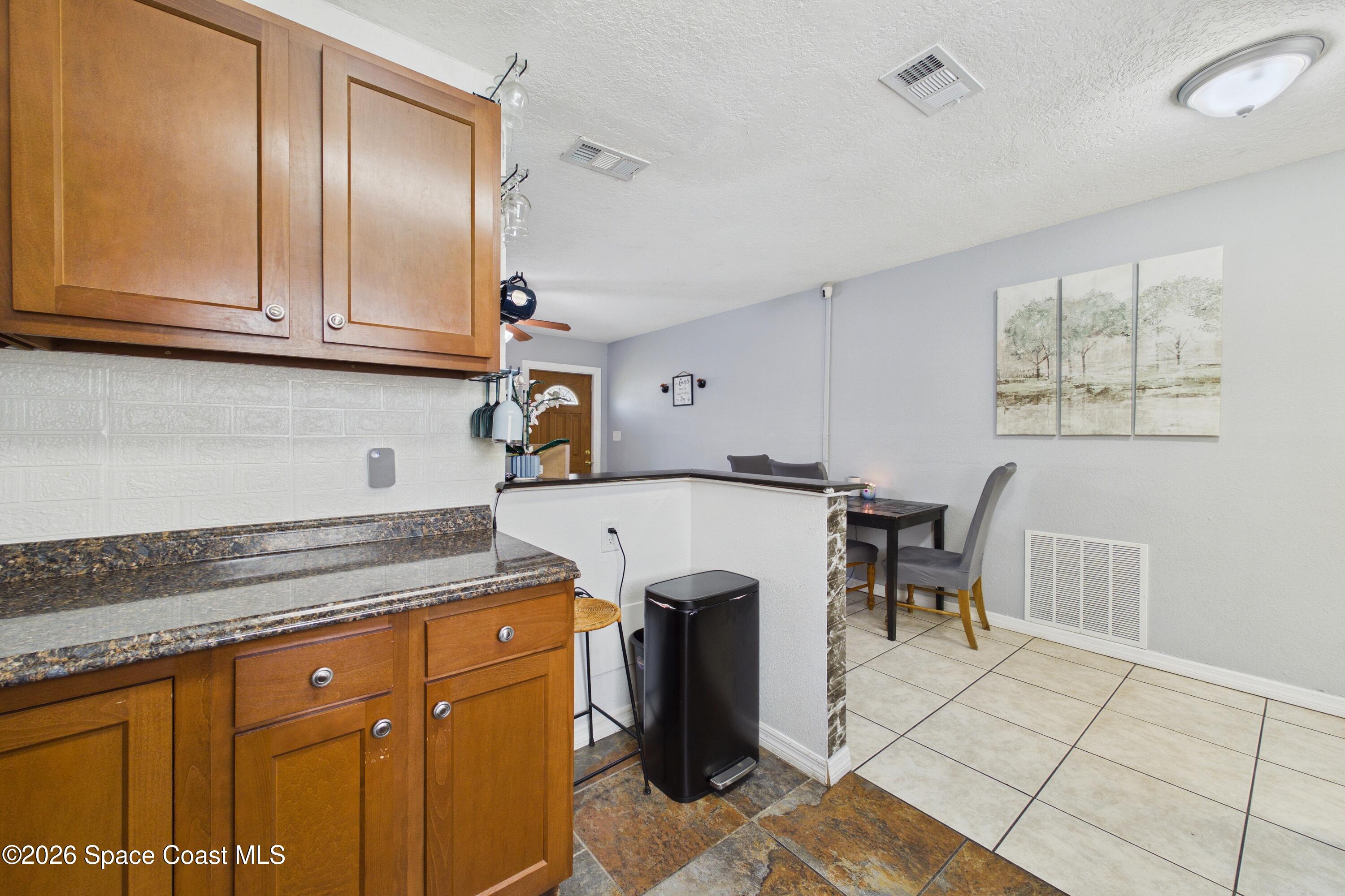2536 Straford Drive