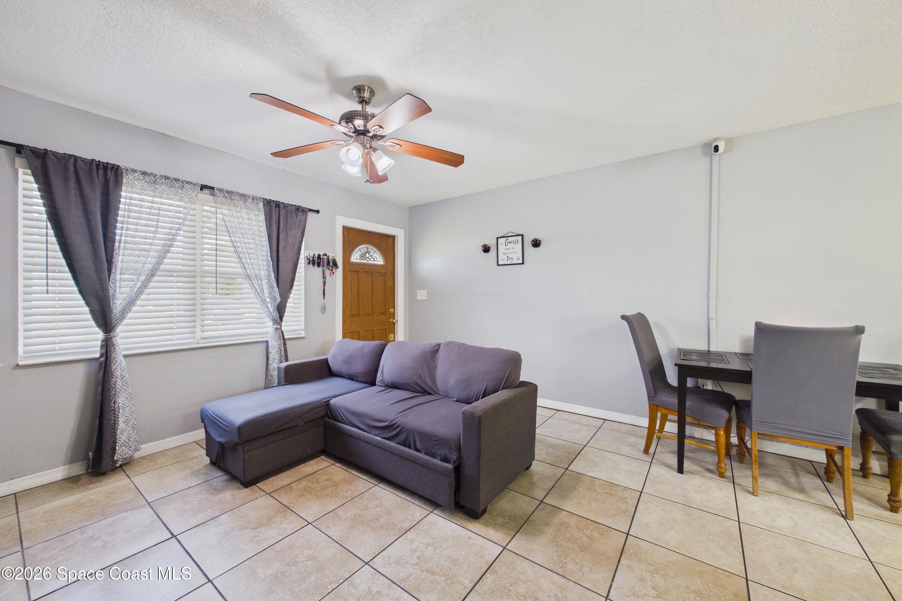 2536 Straford Drive