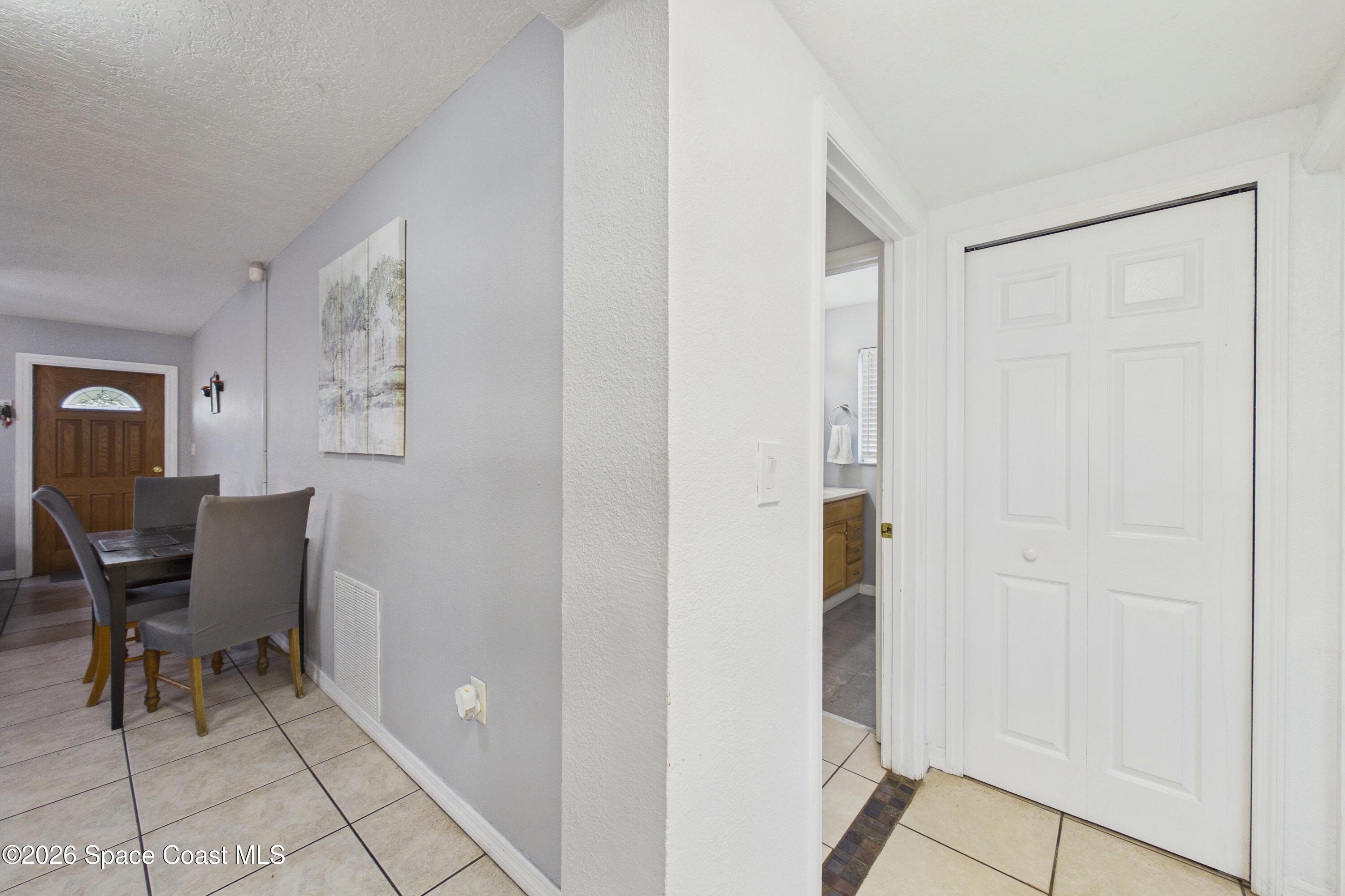 2536 Straford Drive