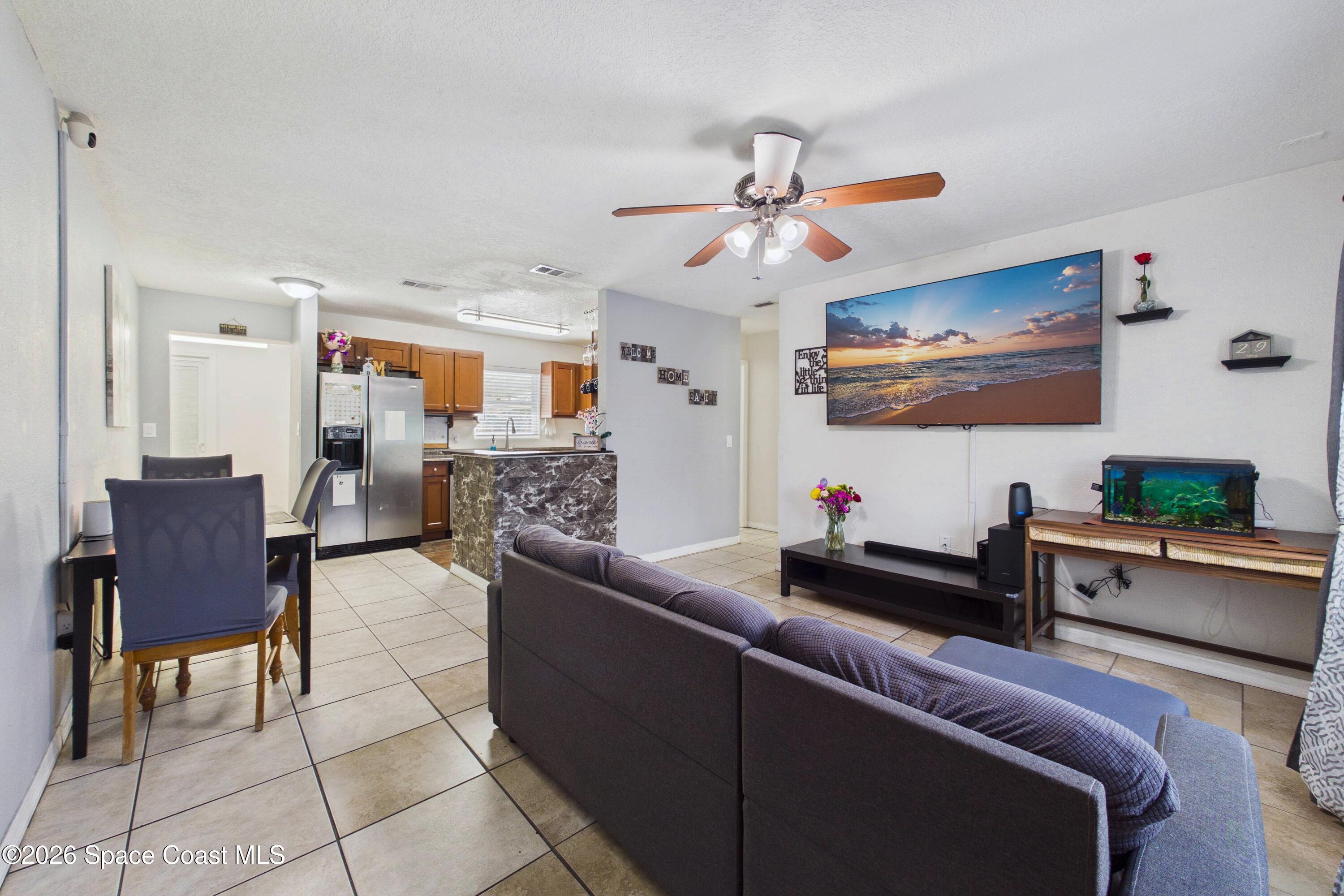 2536 Straford Drive