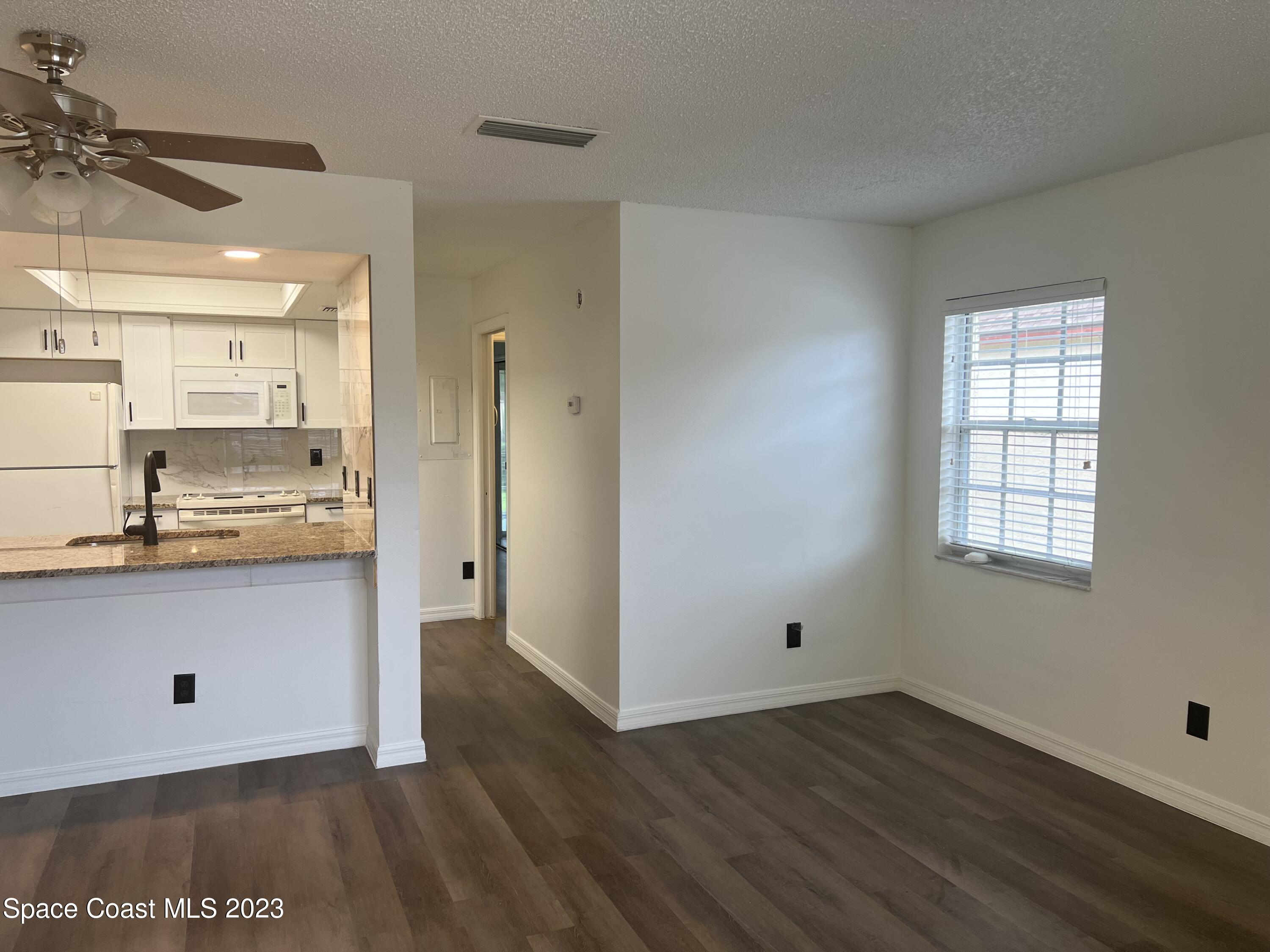 3111 Sir Hamilton Circle, 12