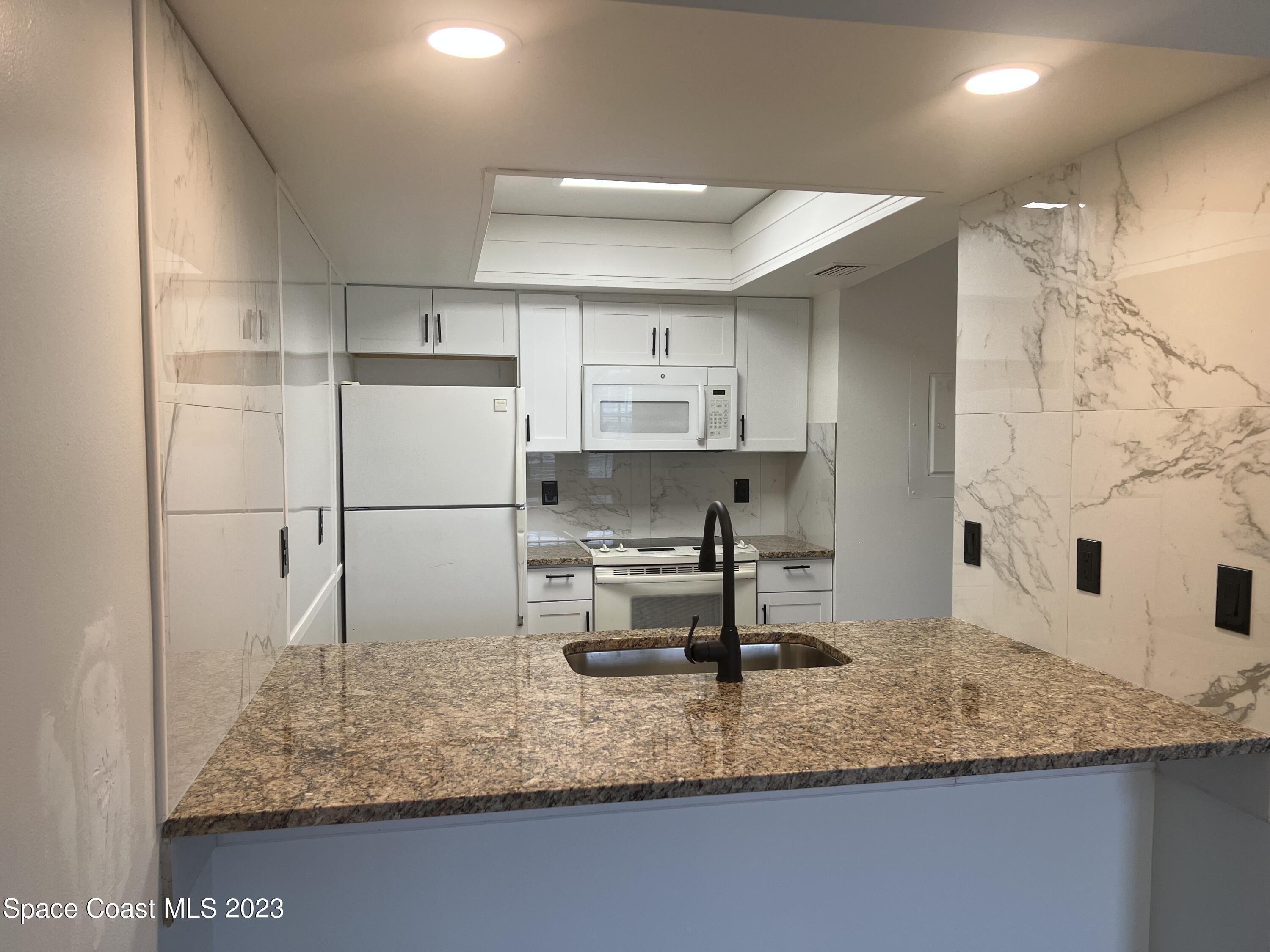 3111 Sir Hamilton Circle, 12