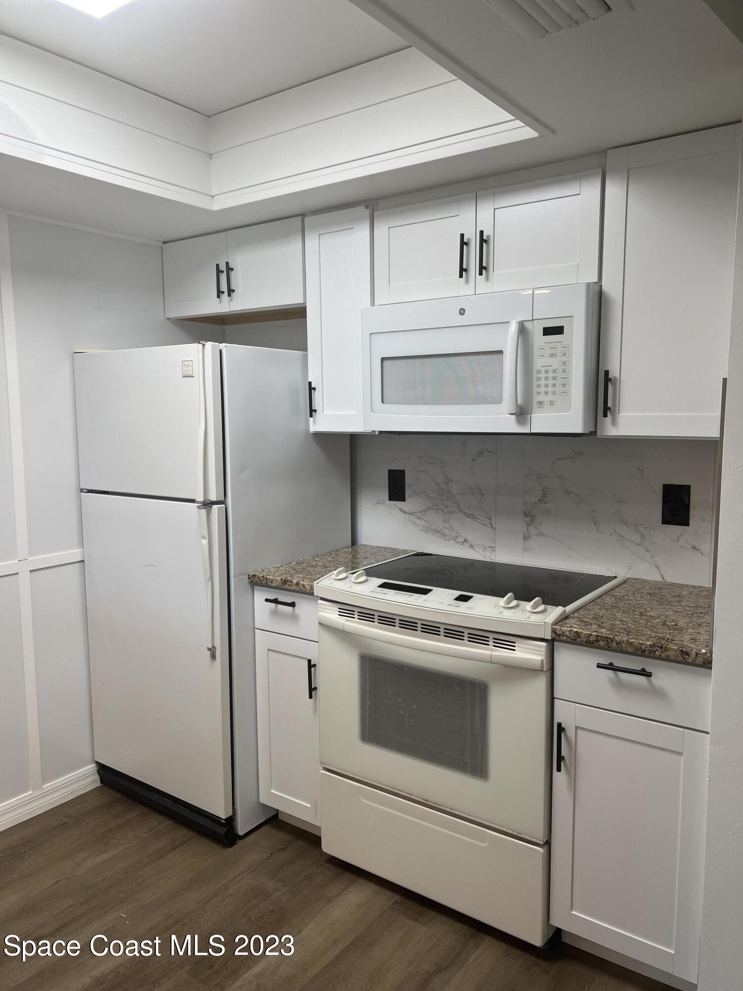 3111 Sir Hamilton Circle, 12