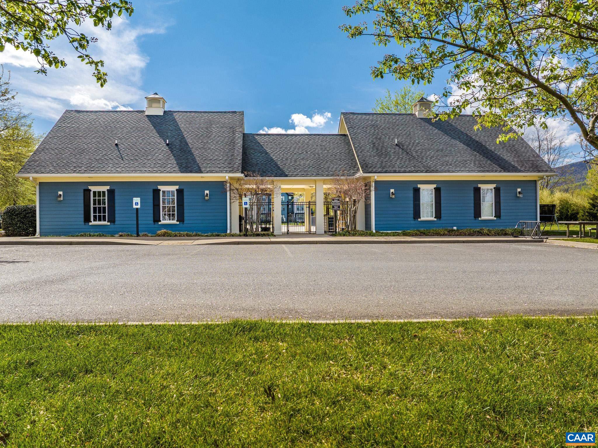 389 CLAREMONT LN