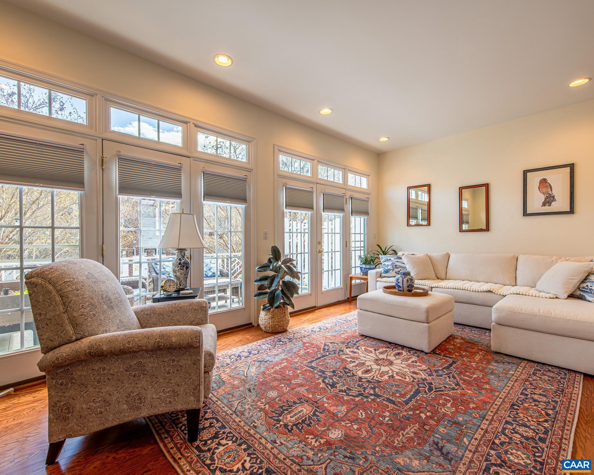 389 CLAREMONT LN