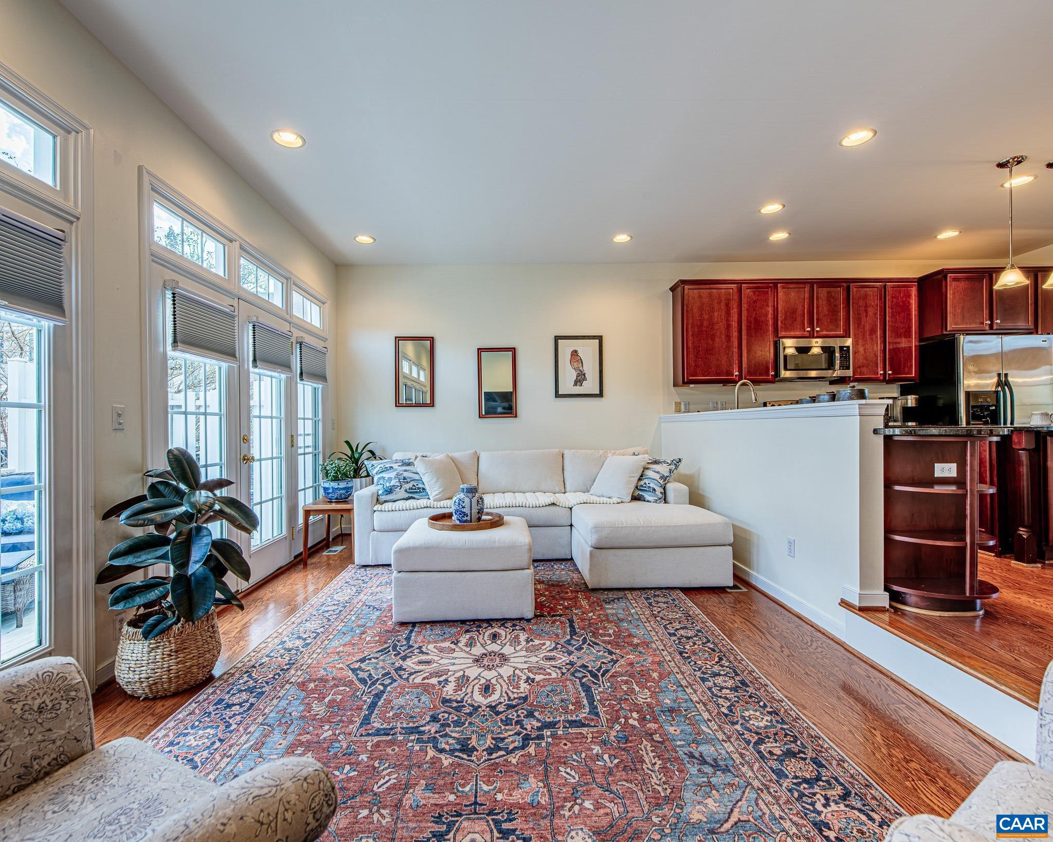 389 CLAREMONT LN