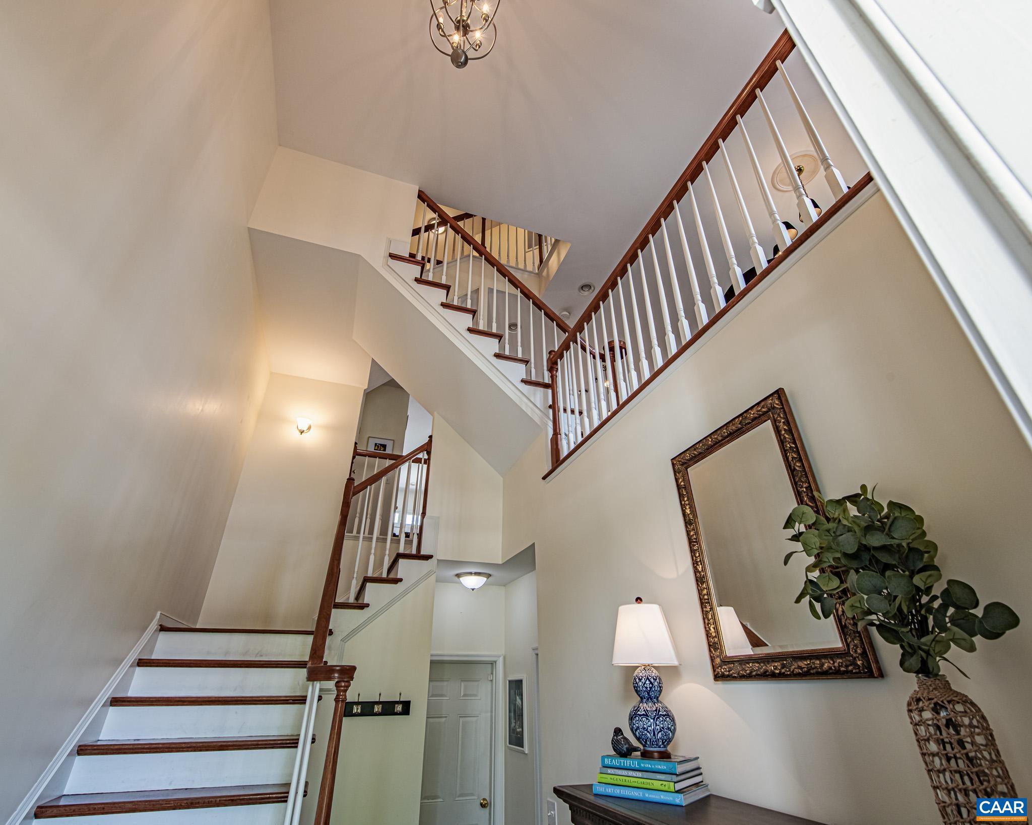 389 CLAREMONT LN