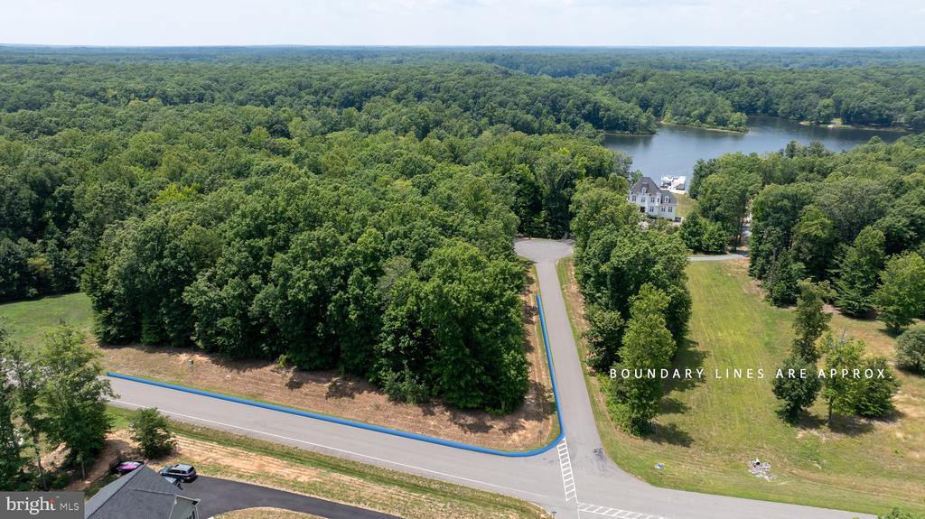 NOAHS LANDING DRIVE