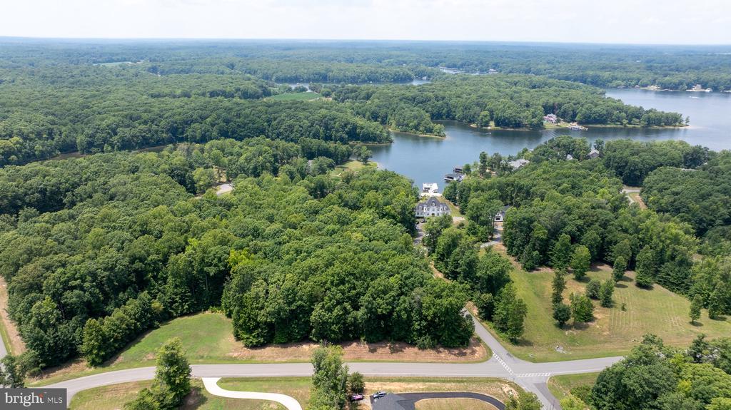NOAHS LANDING DRIVE