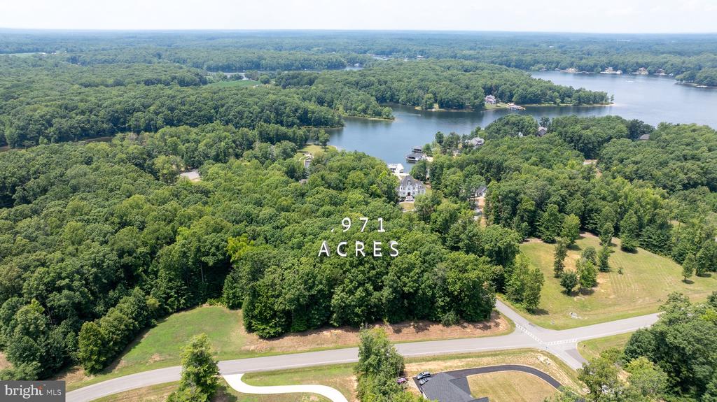 NOAHS LANDING DRIVE