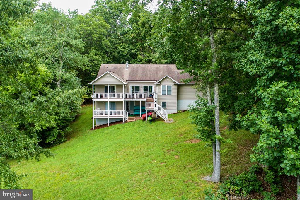 82 HEATHER DRIVE
