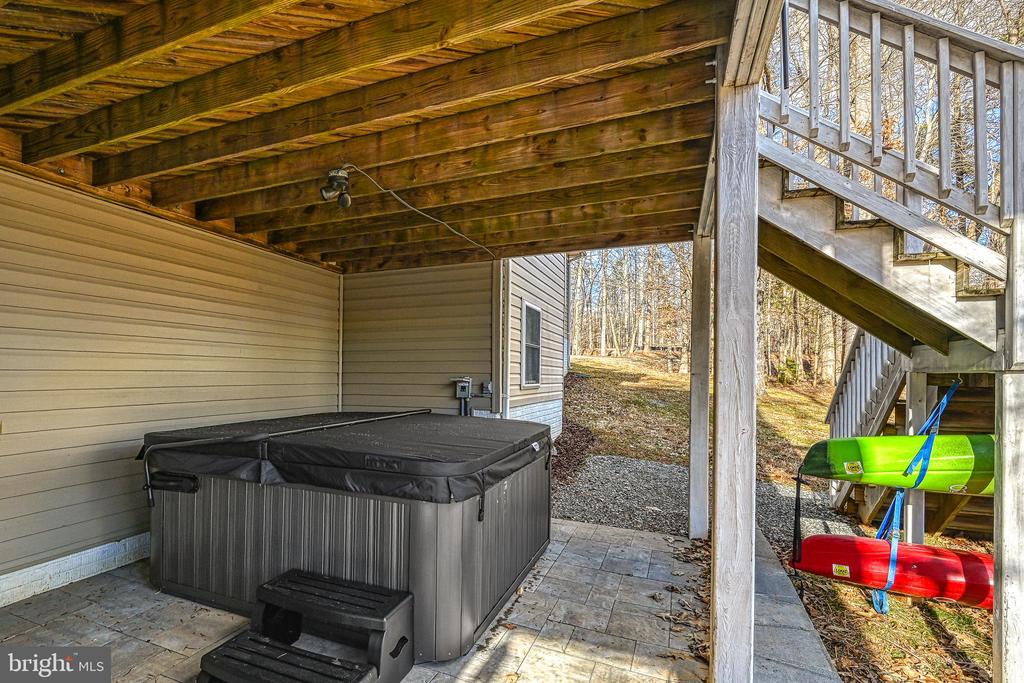 82 HEATHER DRIVE