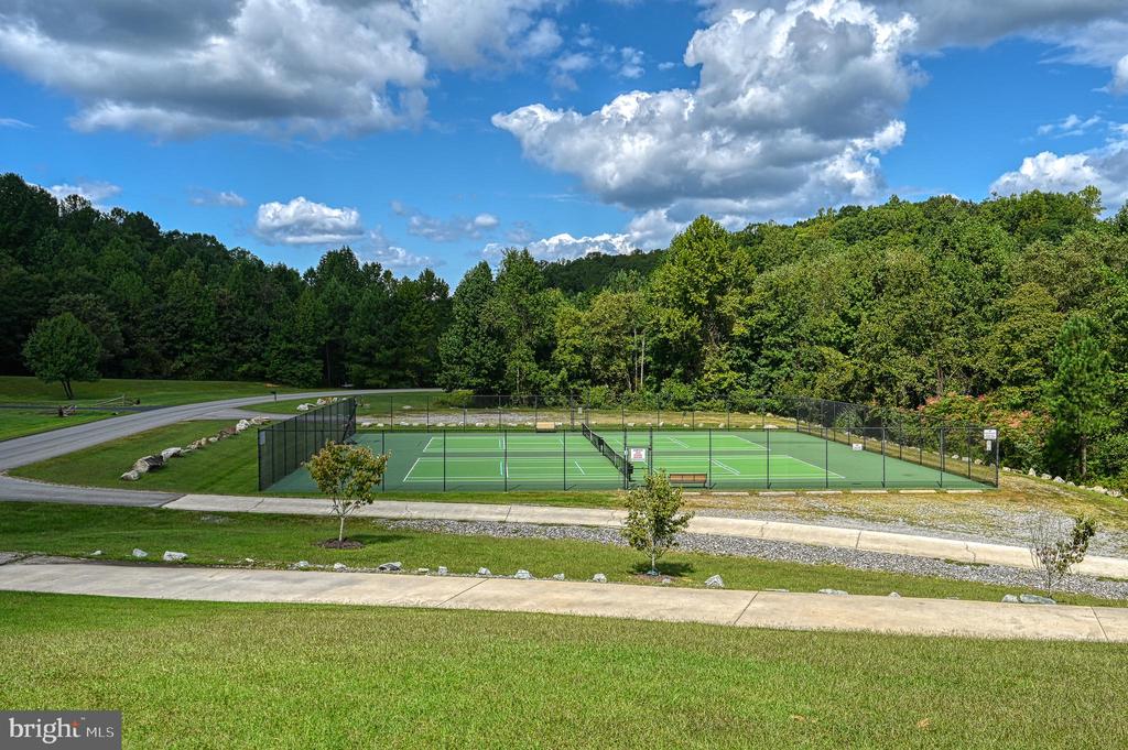 139 OAK HAVEN DRIVE