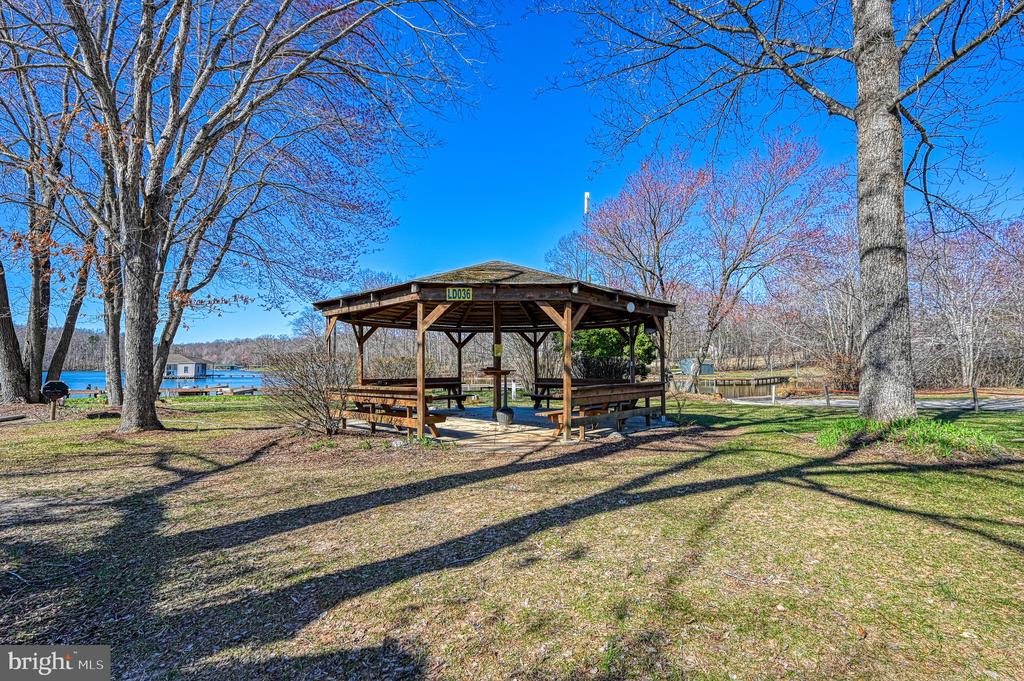 559 OVERTON ROAD