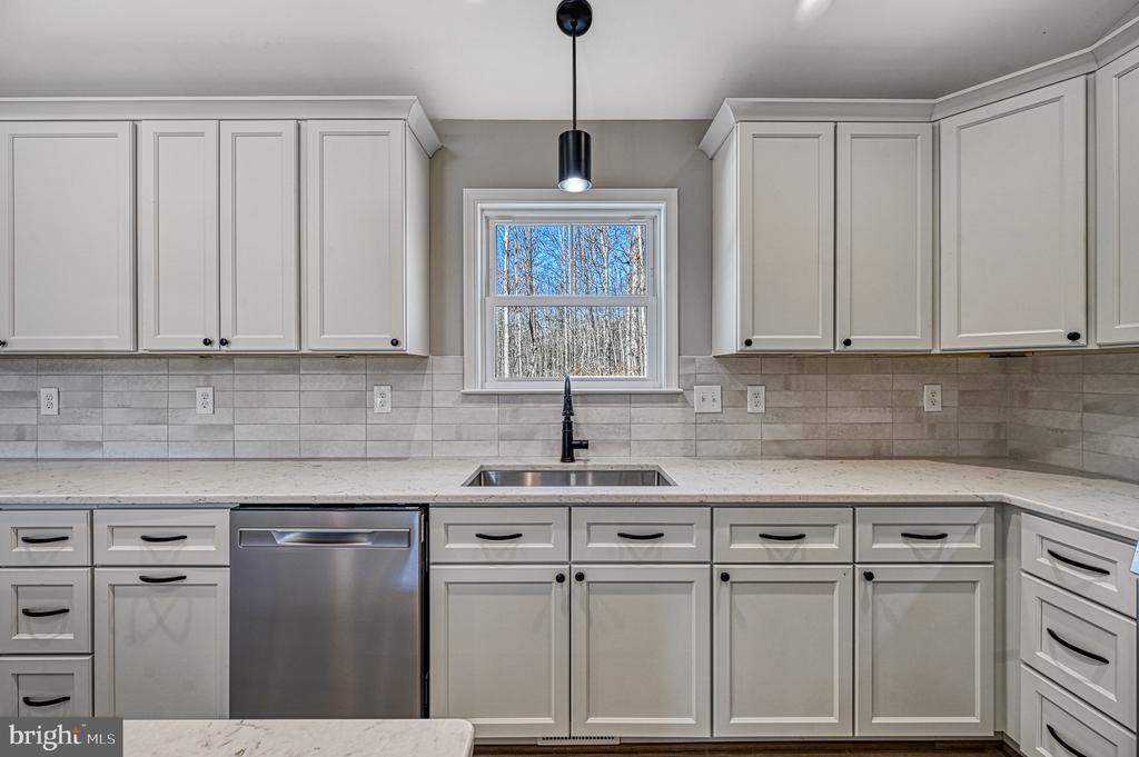 559 OVERTON ROAD