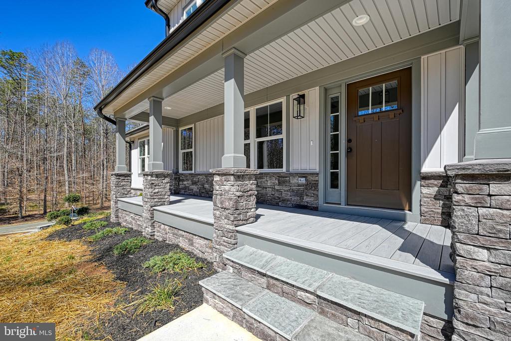 48 PINE DR